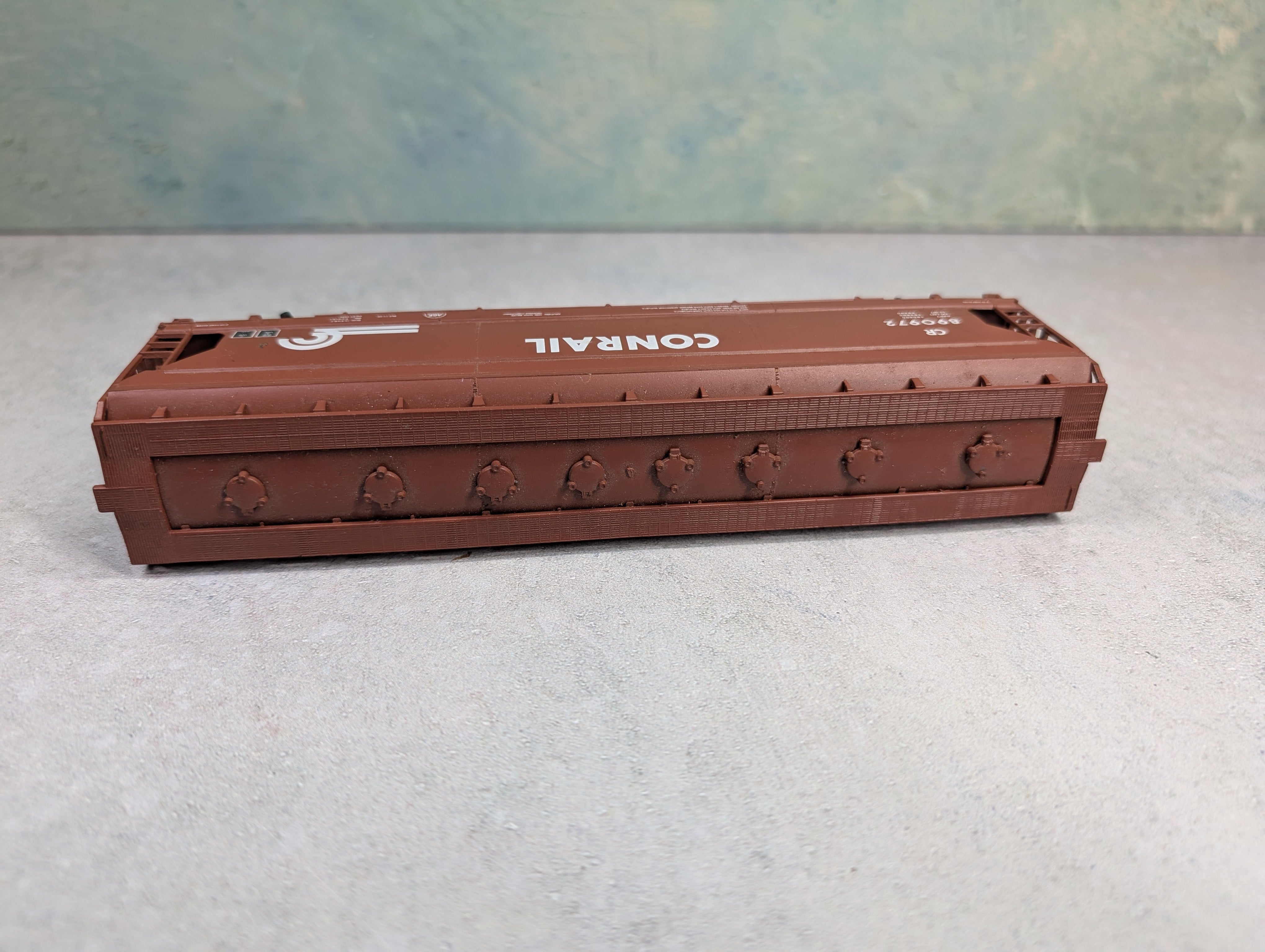 USED Athearn HO Scale 4 Bay Covered Hopper Conrail CR #890972