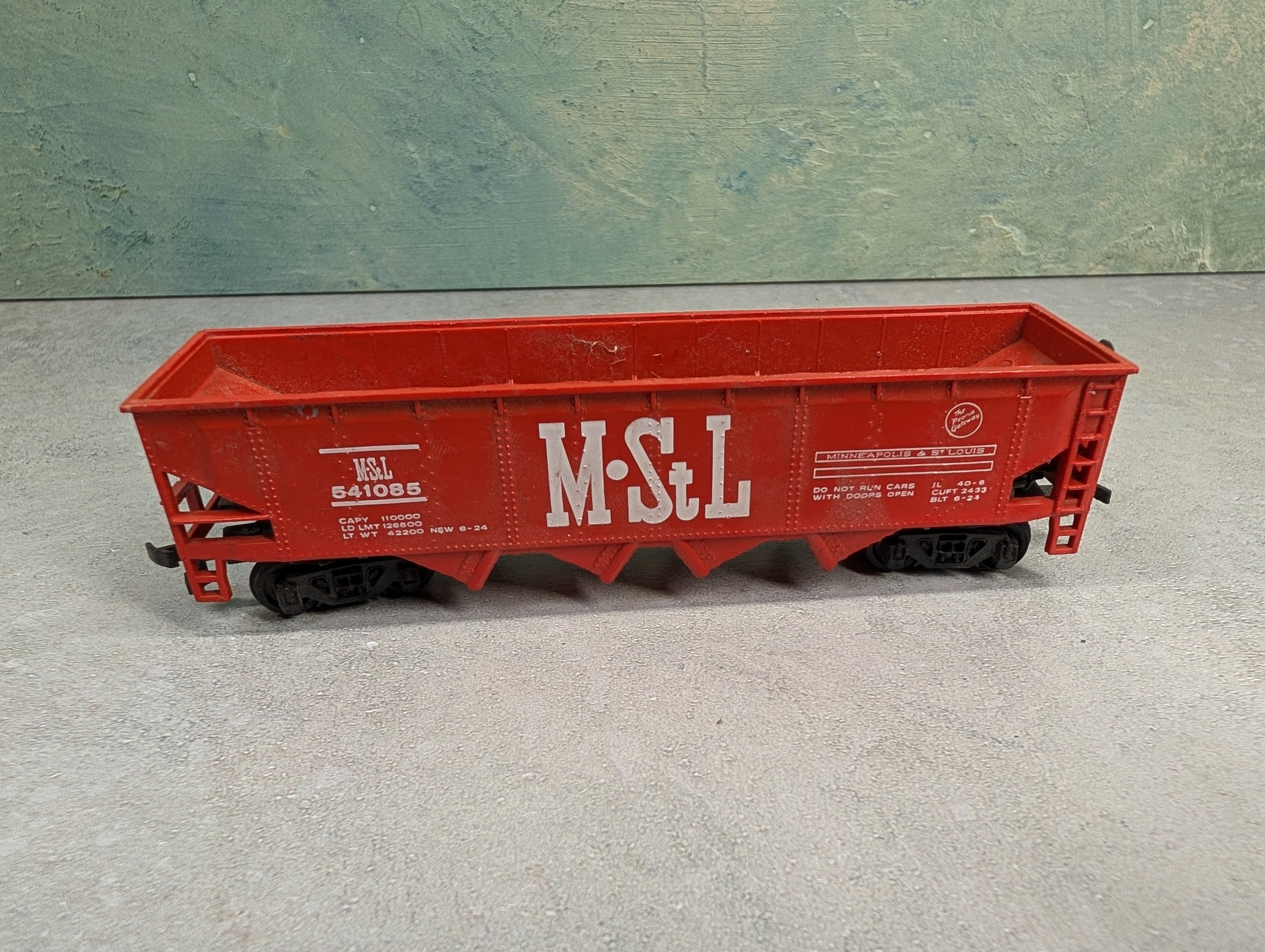 USED Bachmann HO Scale Quad Hopper Minneapolis & St Louis MStL #541085