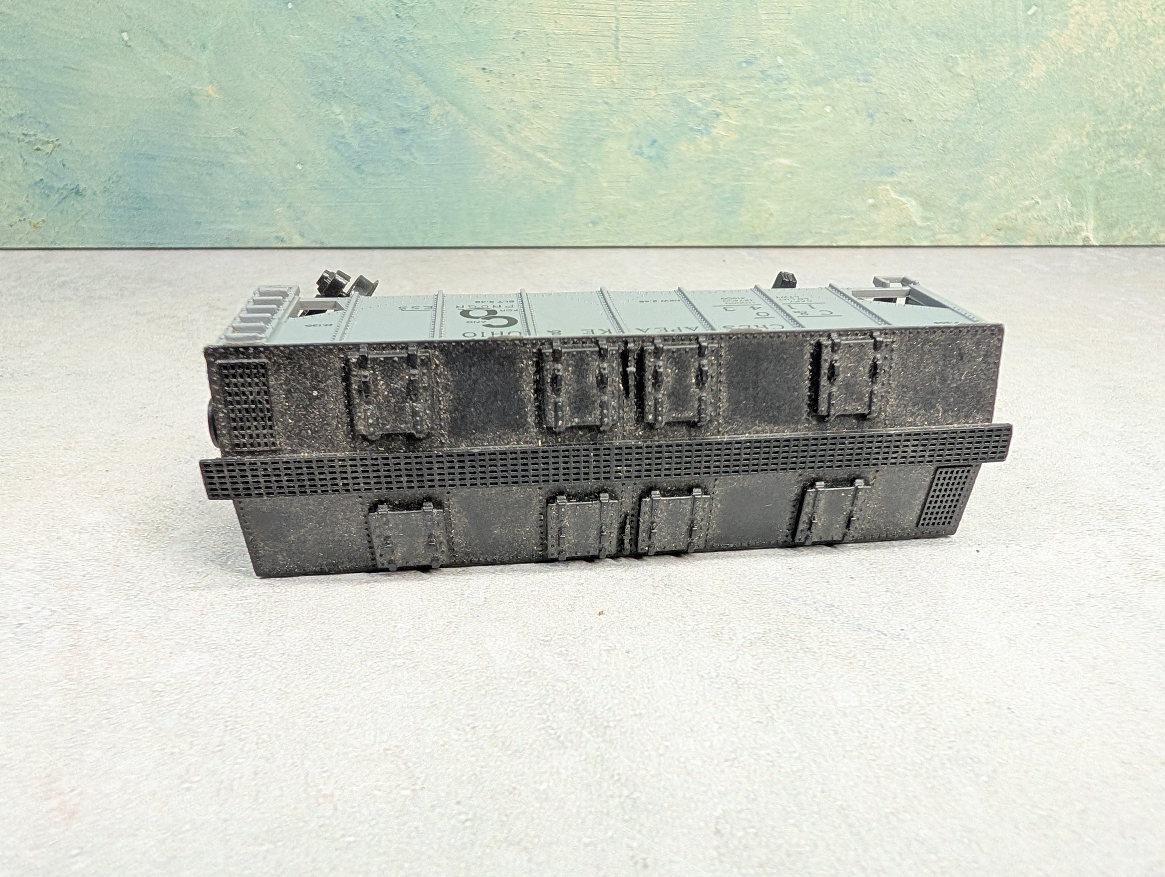 USED Life-Like HO Scale 2 Bay Covered Hopper Chesapeake and Ohio C&O #1143