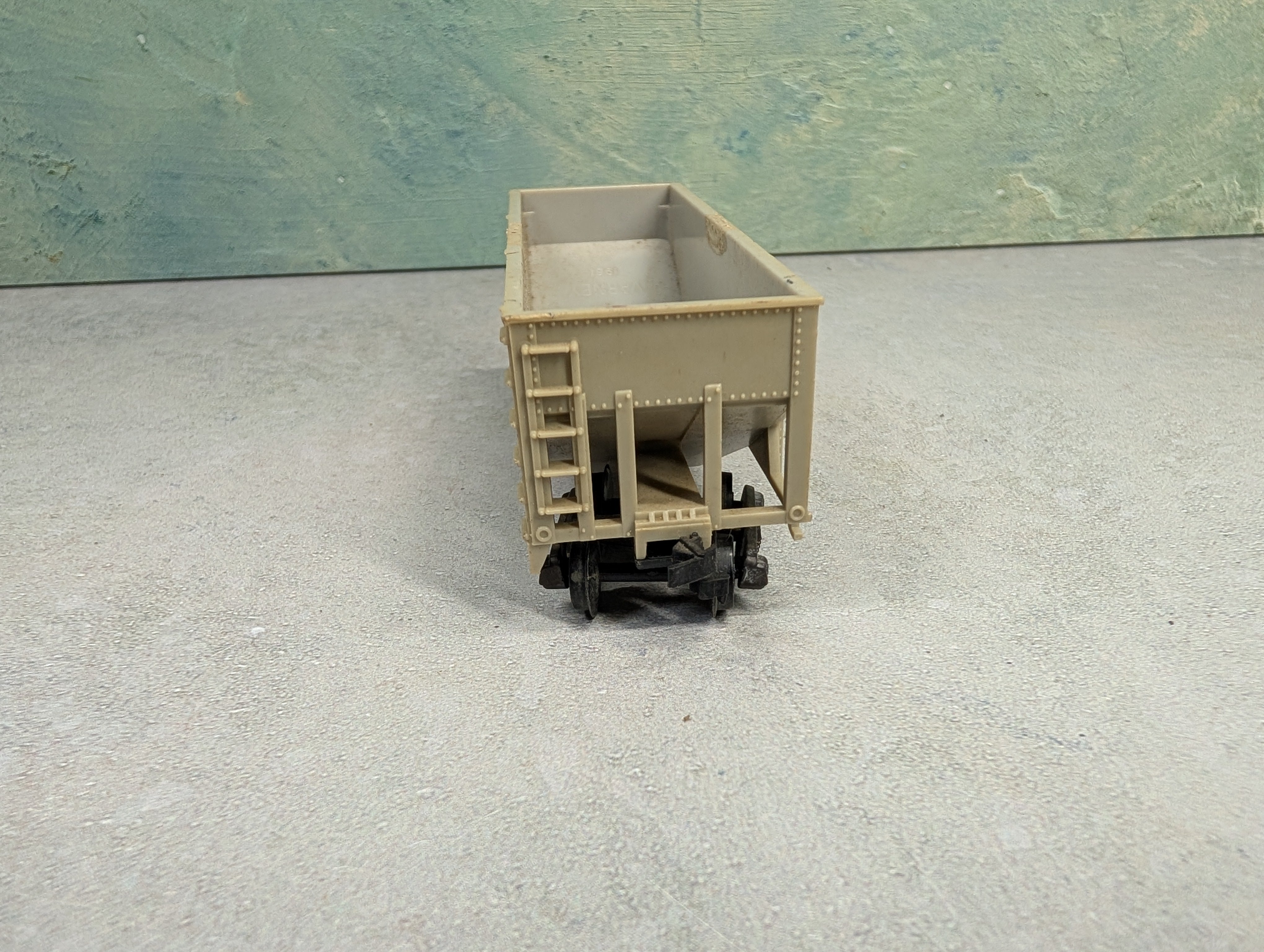 USED Varney HO Scale 2 Bay Hopper Monon CIL #4201