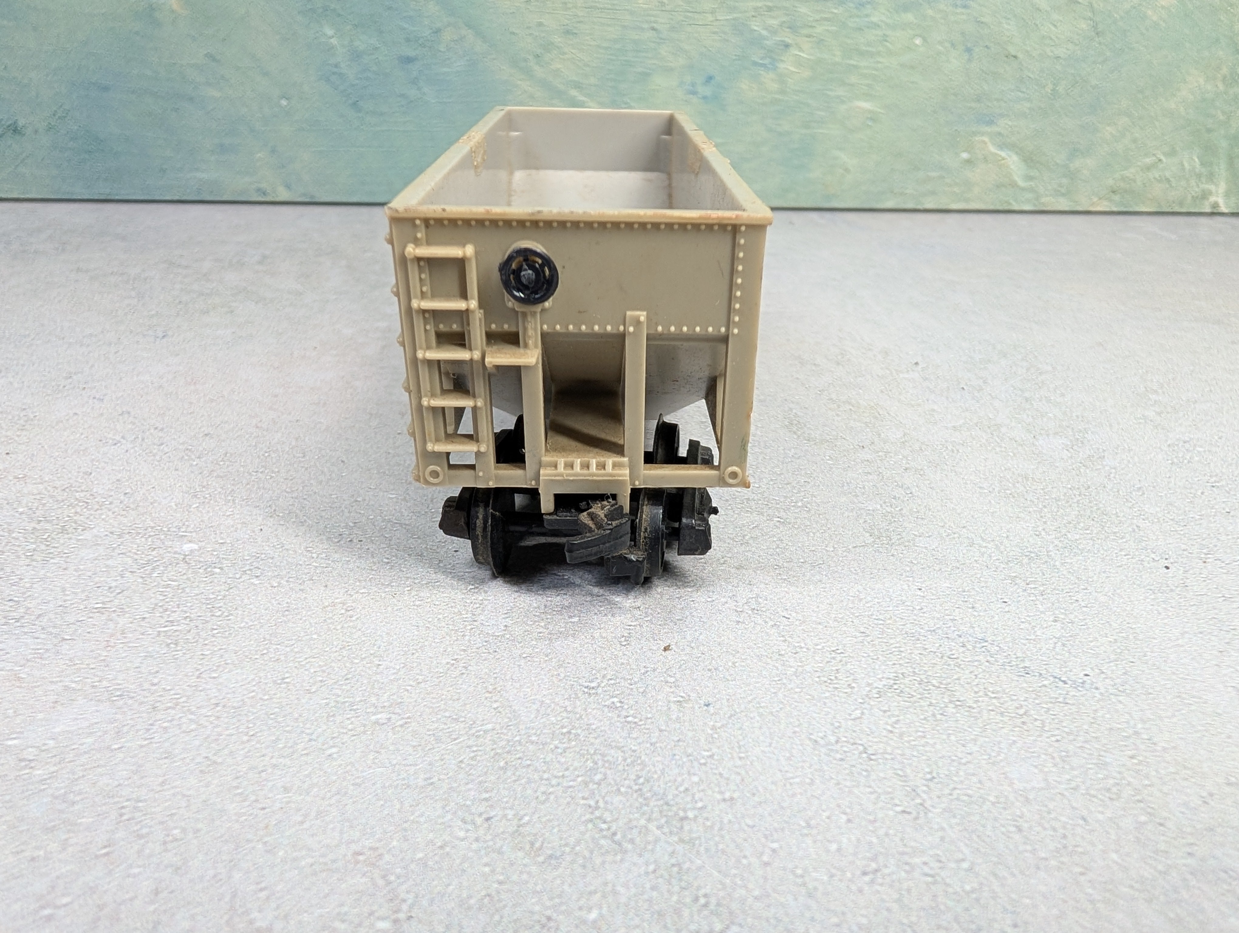 USED Varney HO Scale 2 Bay Hopper Monon CIL #4201