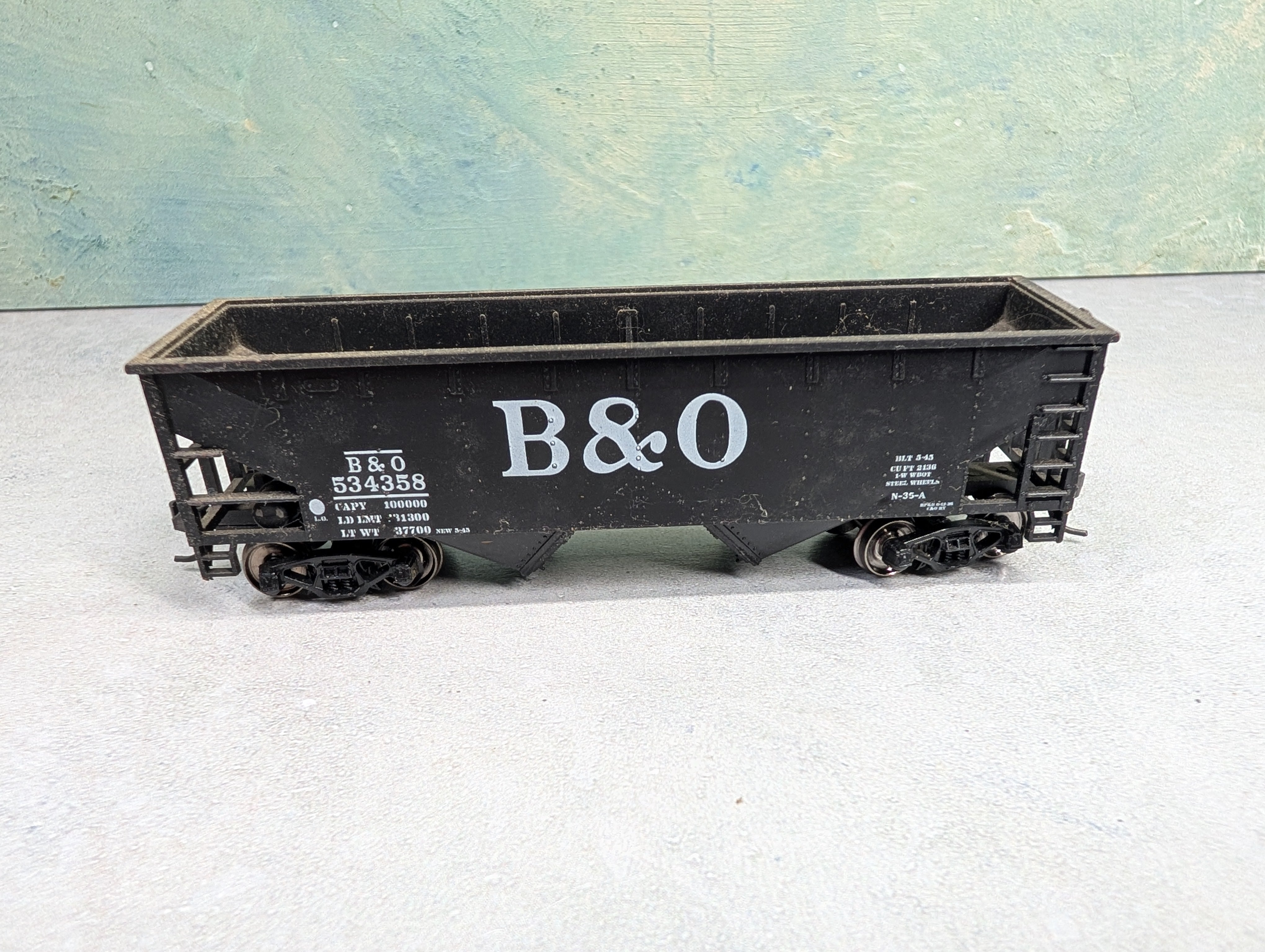 USED Walthers HO Scale 2 Bay 36' Offset Hopper Baltimore and Ohio B&O #534358
