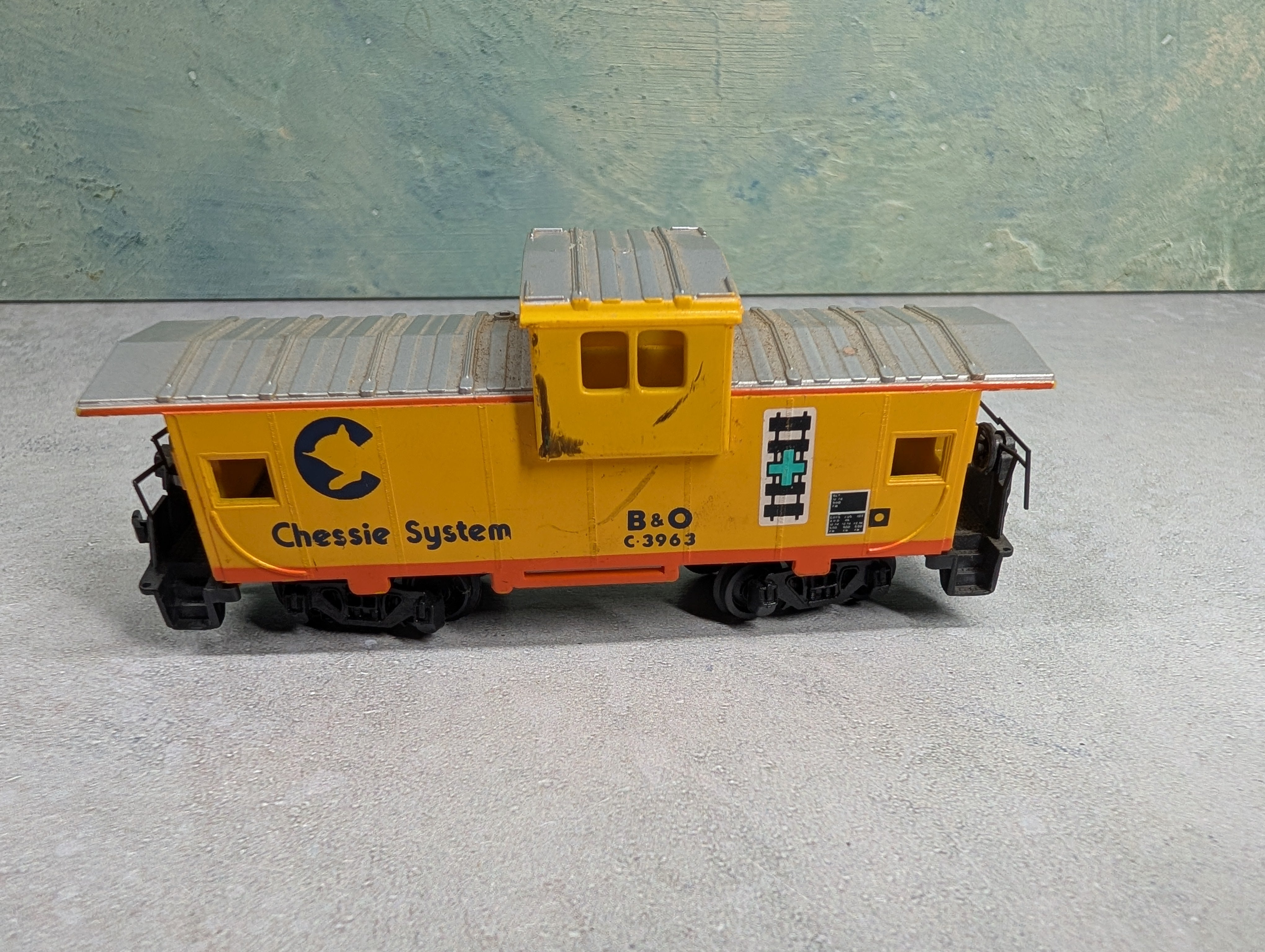 USED Bachmann HO Scale Caboose Chessie System B&O #C-3963