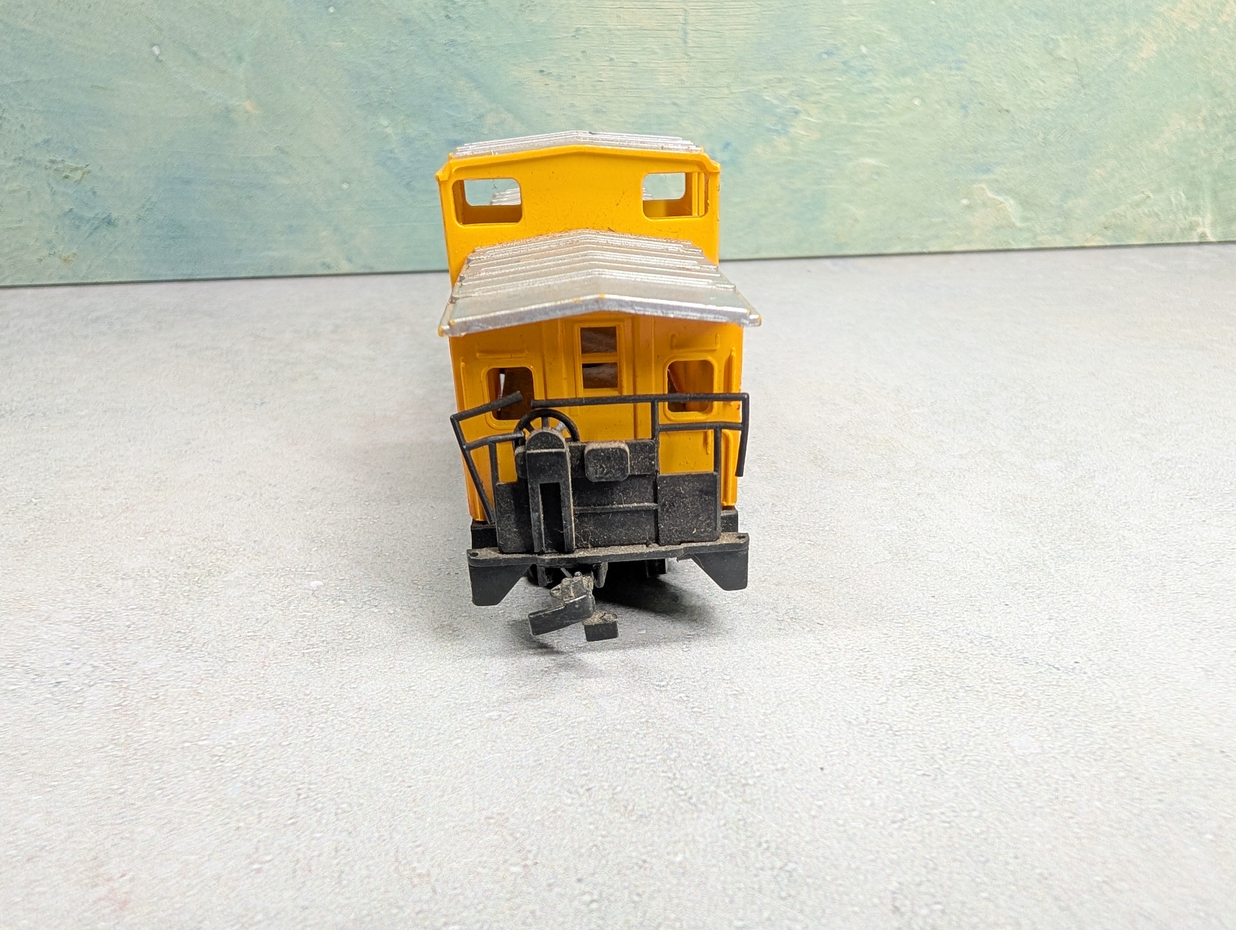 USED Bachmann HO Scale Caboose Chessie System B&O #C-3963