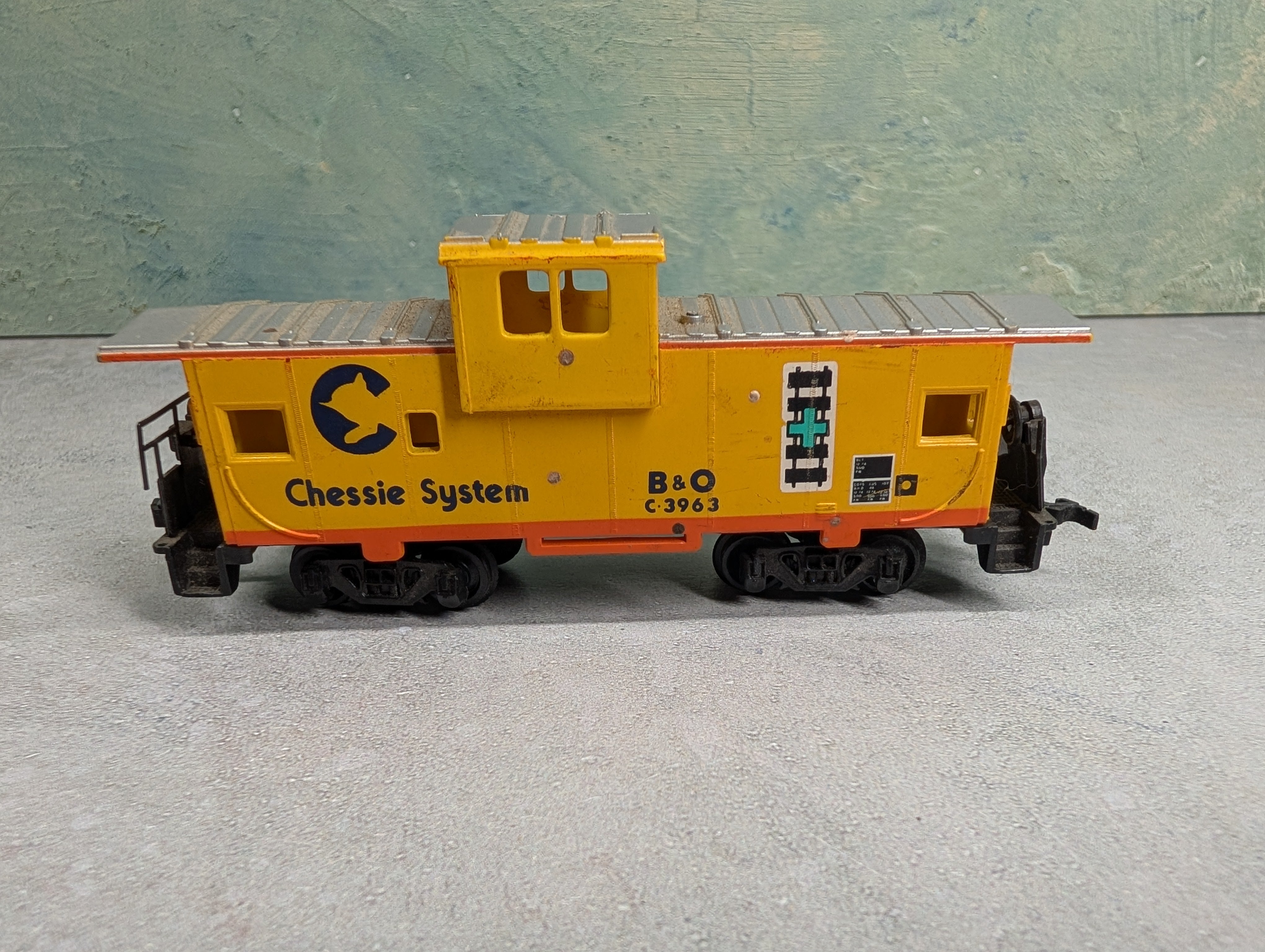 USED Bachmann HO Scale Caboose Chessie System B&O #C-3963
