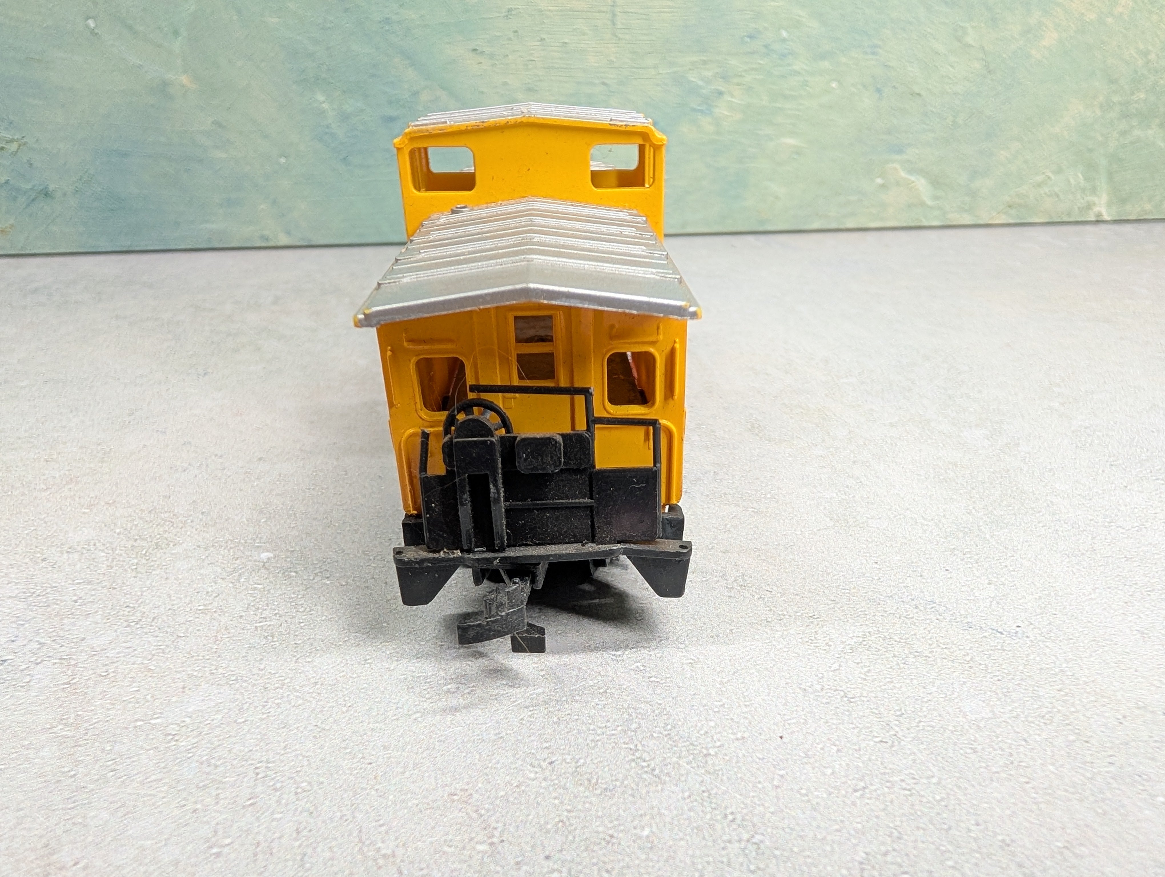 USED Bachmann HO Scale Caboose Chessie System B&O #C-3963