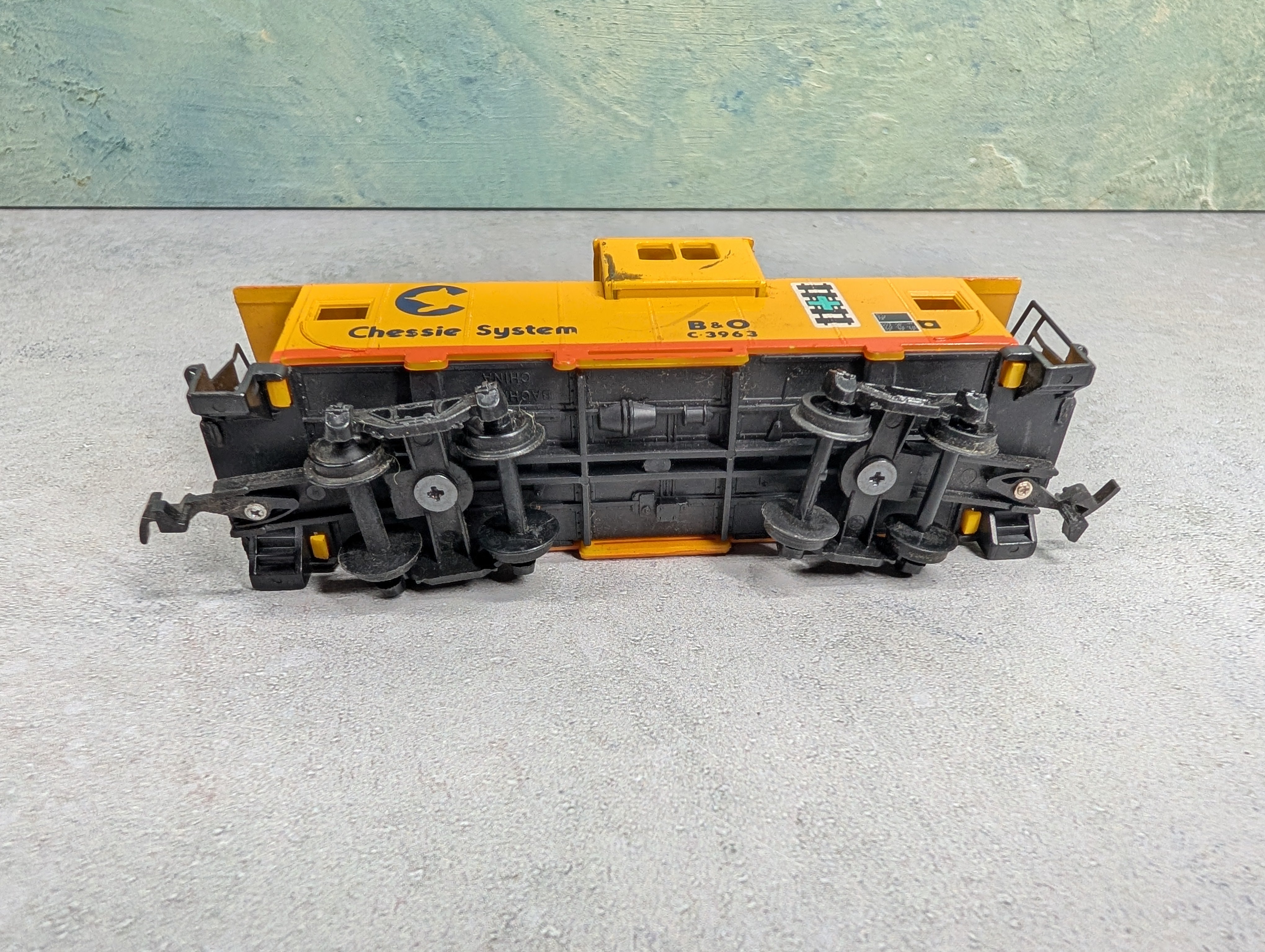 USED Bachmann HO Scale Caboose Chessie System B&O #C-3963
