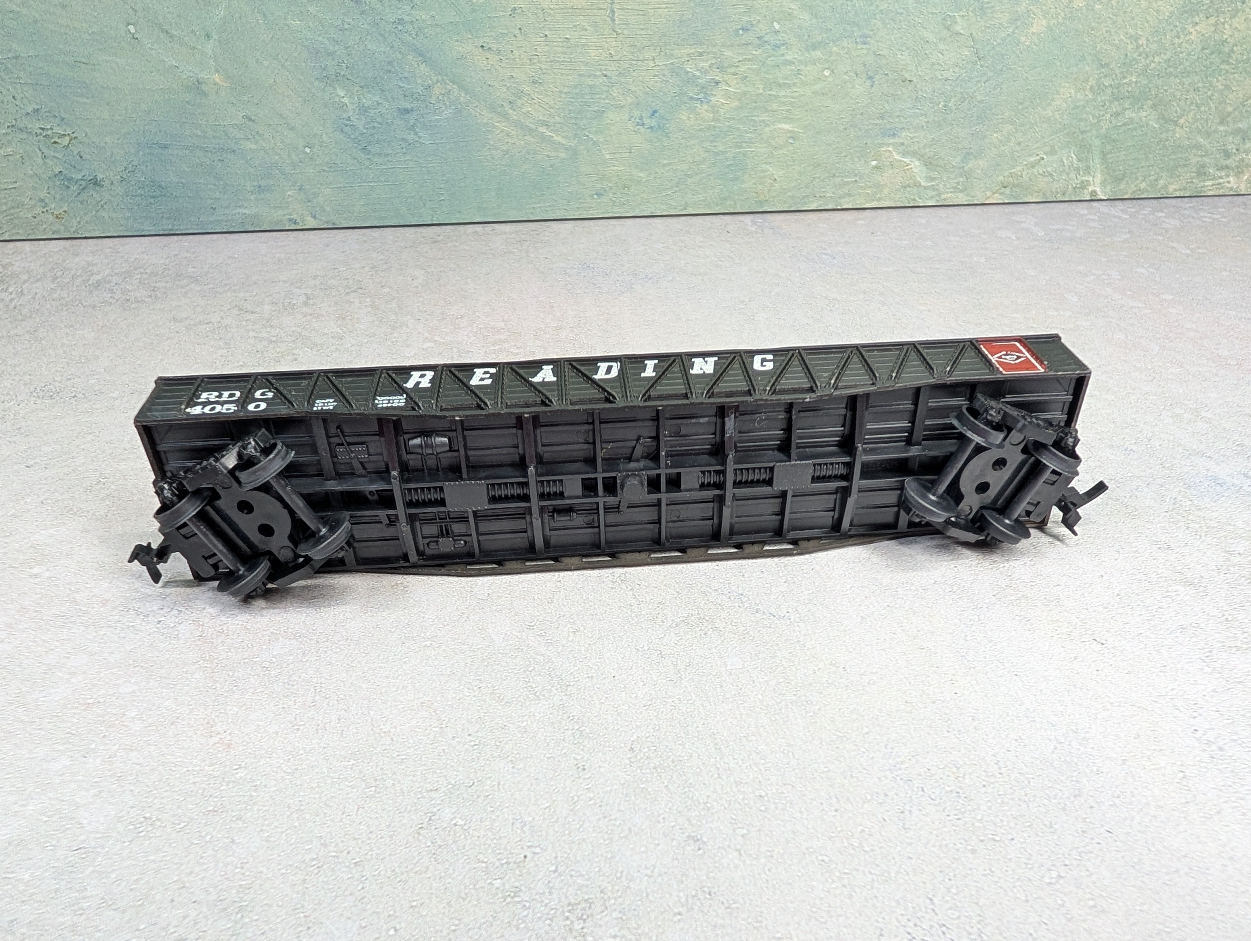 USED AHM HO Scale 50' Wooden Gondola Reading RDG #4050