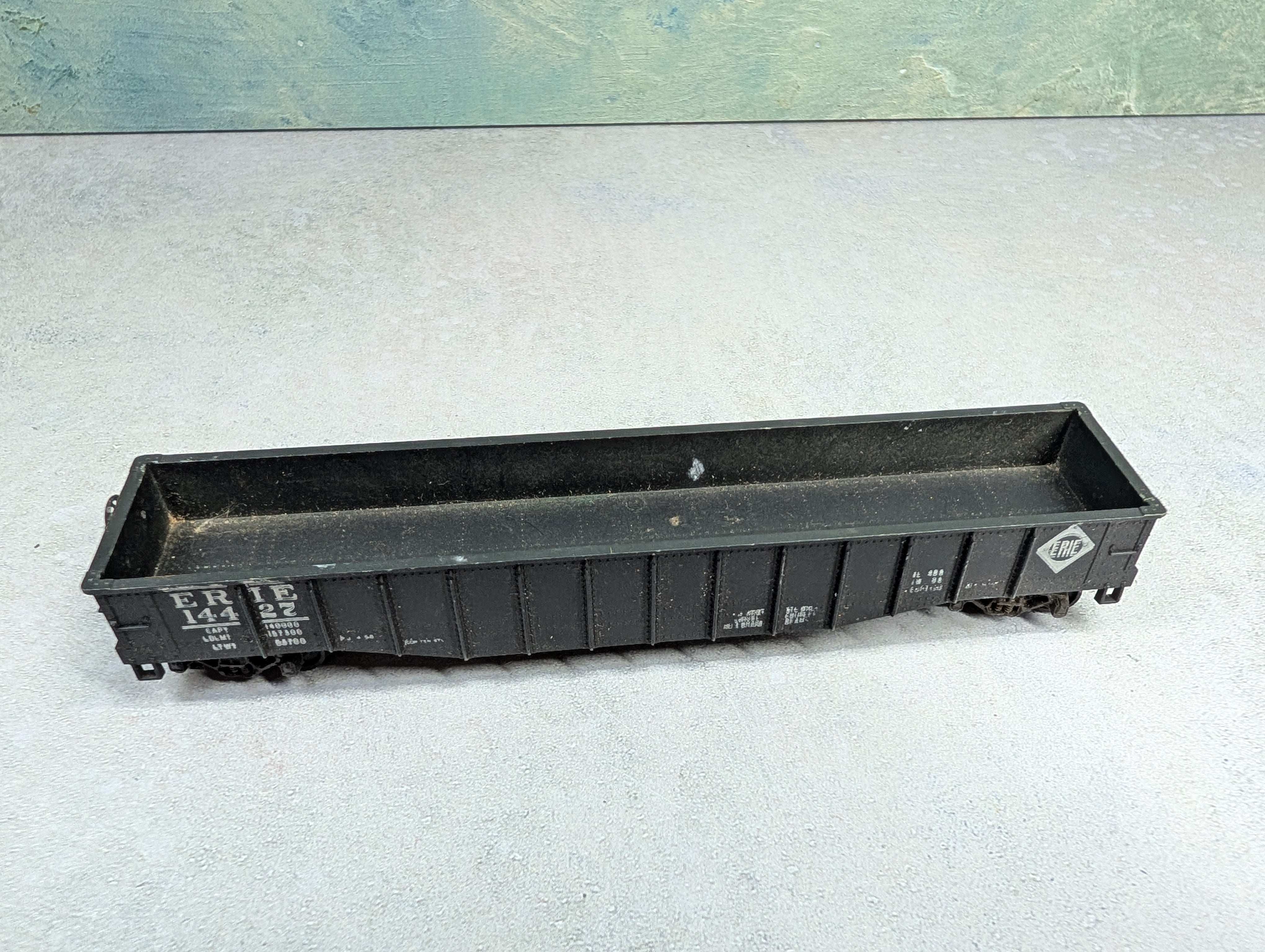 USED Athearn HO Scale 50' Gondola Erie #14427