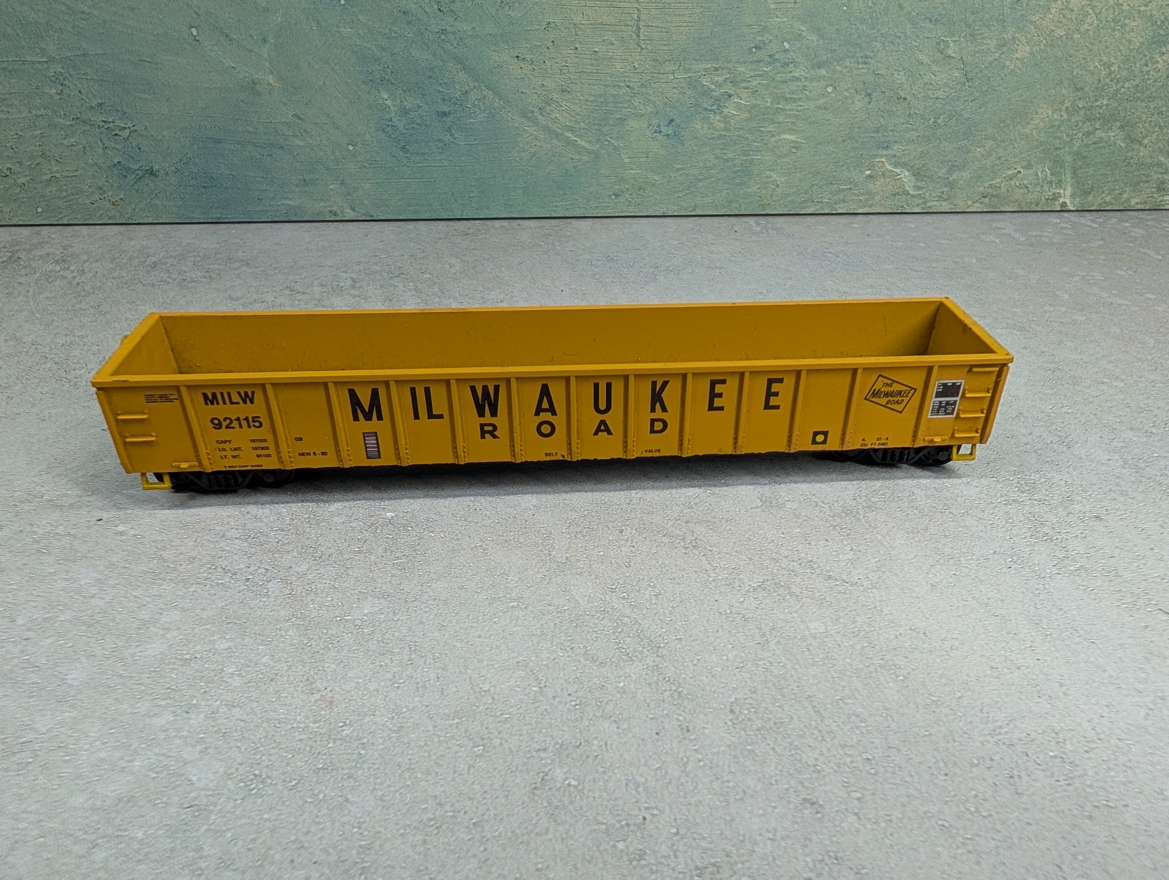 USED Roundhouse HO Scale 50' Gondola Milwaukee Road MILW #92115