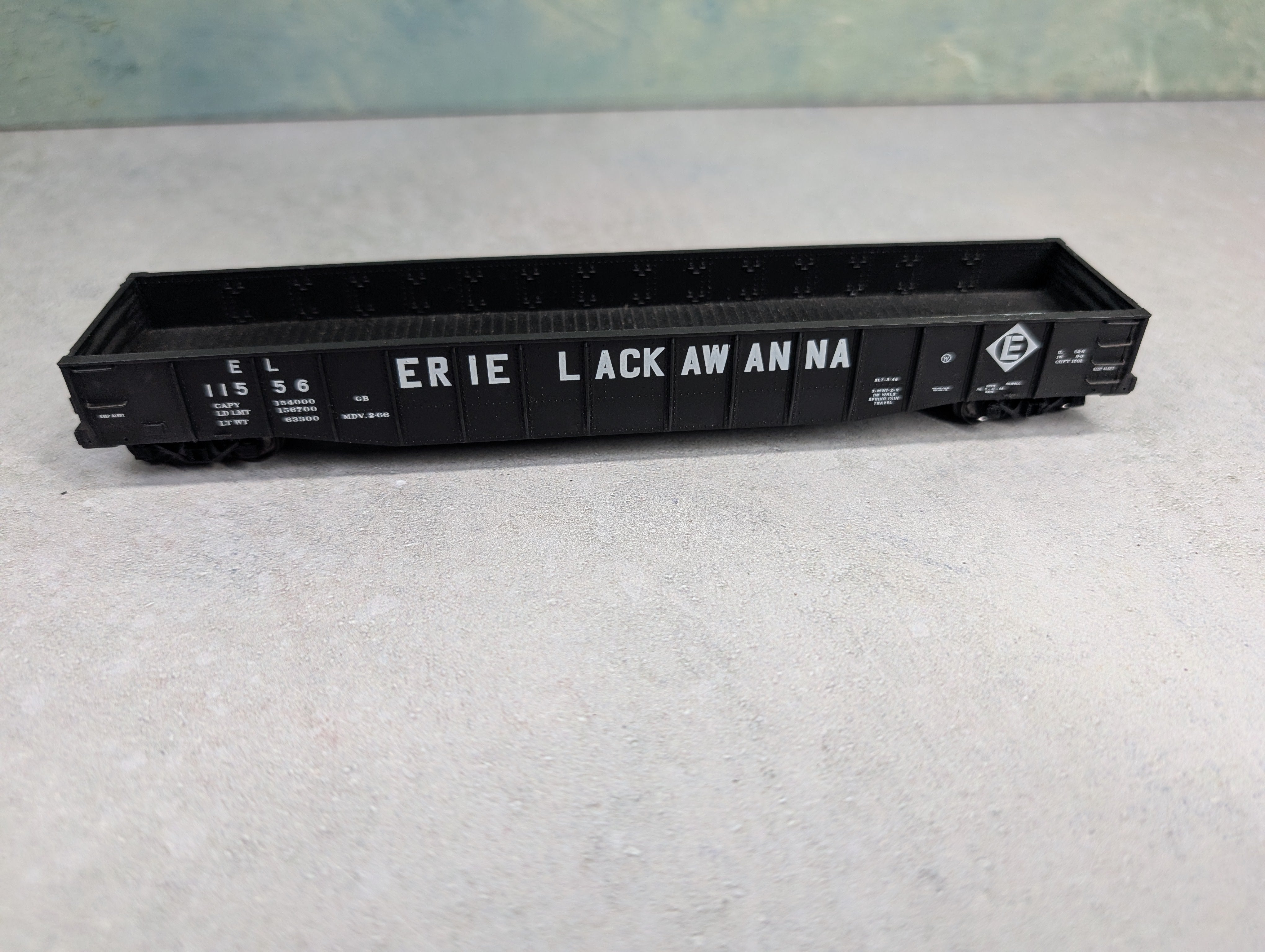 USED Life-Like HO Scale Proto 2000 52'6" Drop-End Mill Gondola Erie Lackawanna EL #11556