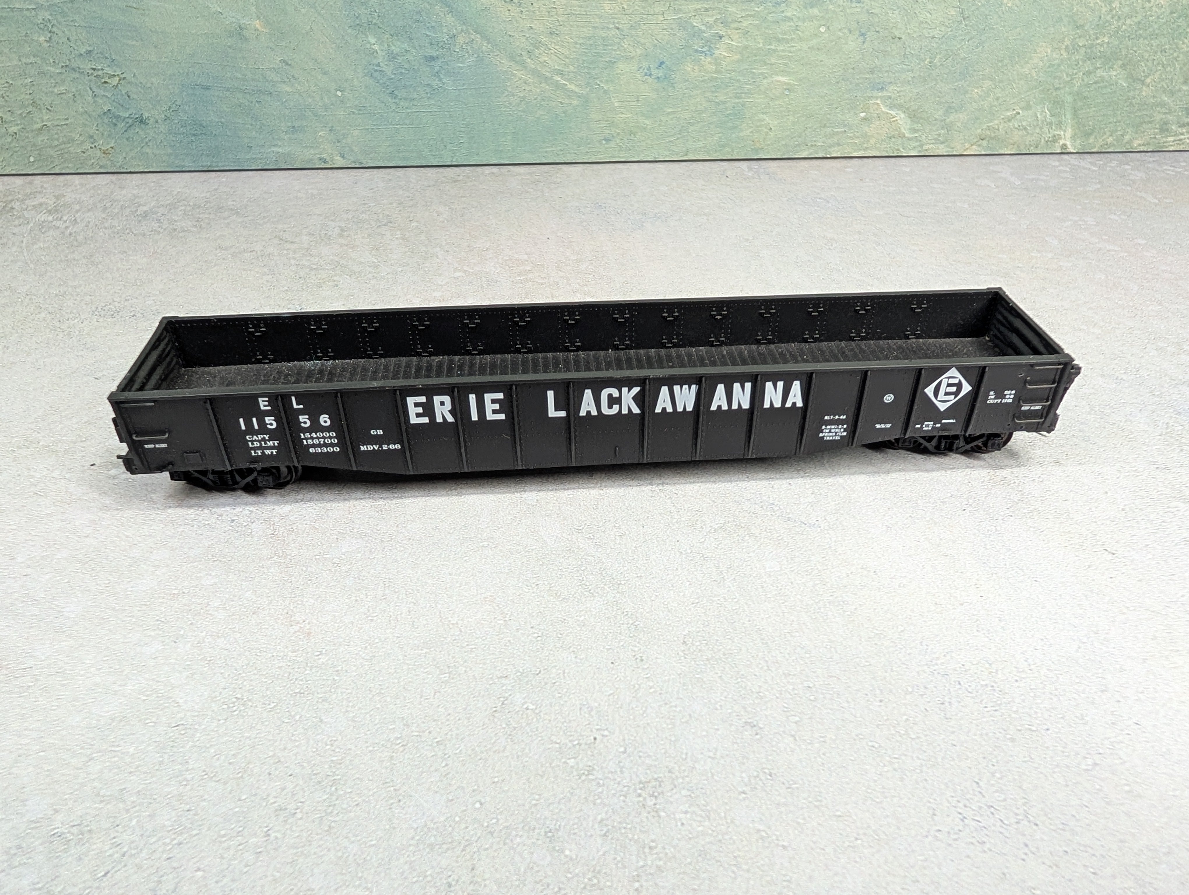 USED Life-Like HO Scale Proto 2000 52'6" Drop-End Mill Gondola Erie Lackawanna EL #11556