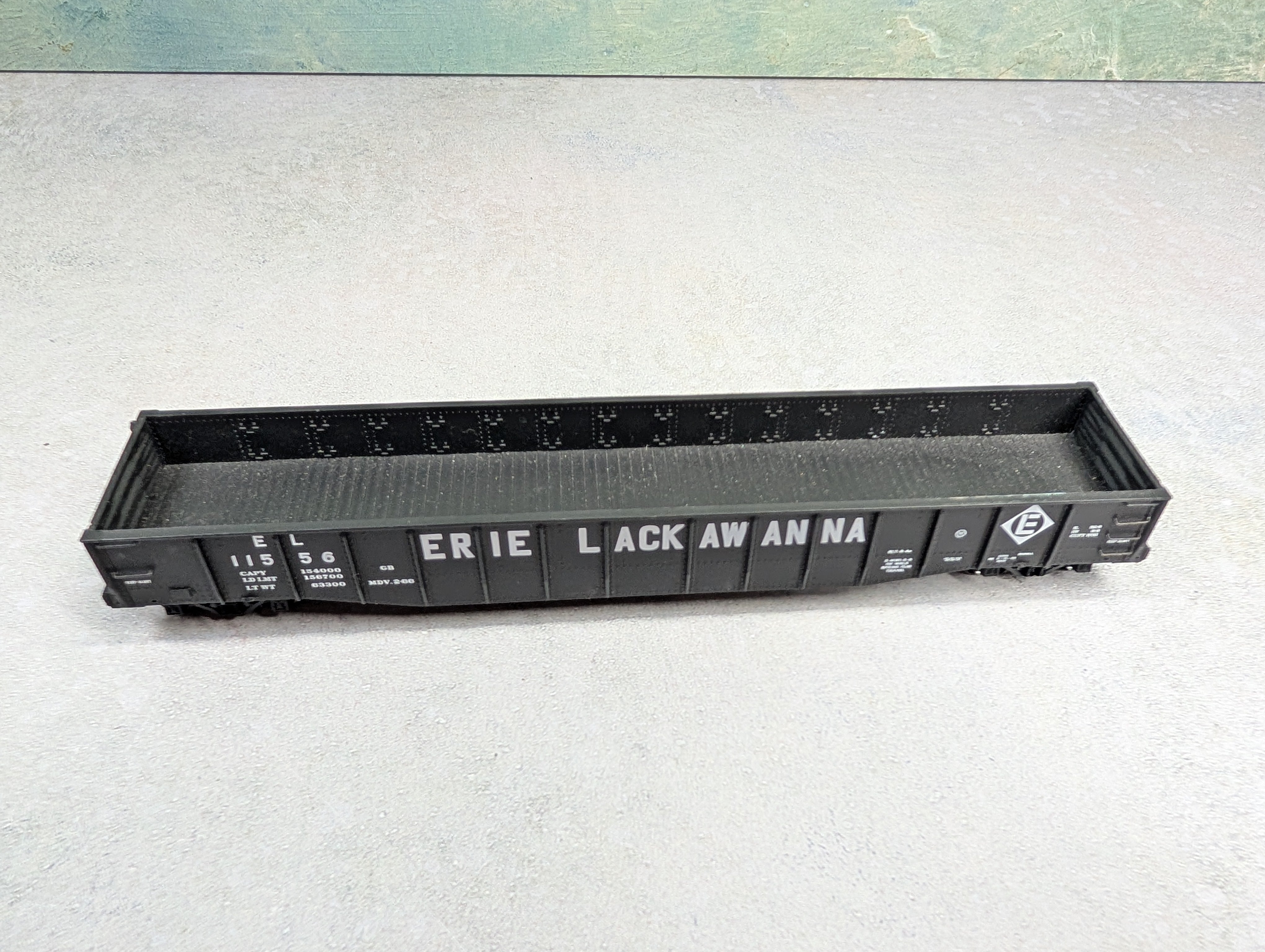 USED Life-Like HO Scale Proto 2000 52'6" Drop-End Mill Gondola Erie Lackawanna EL #11556