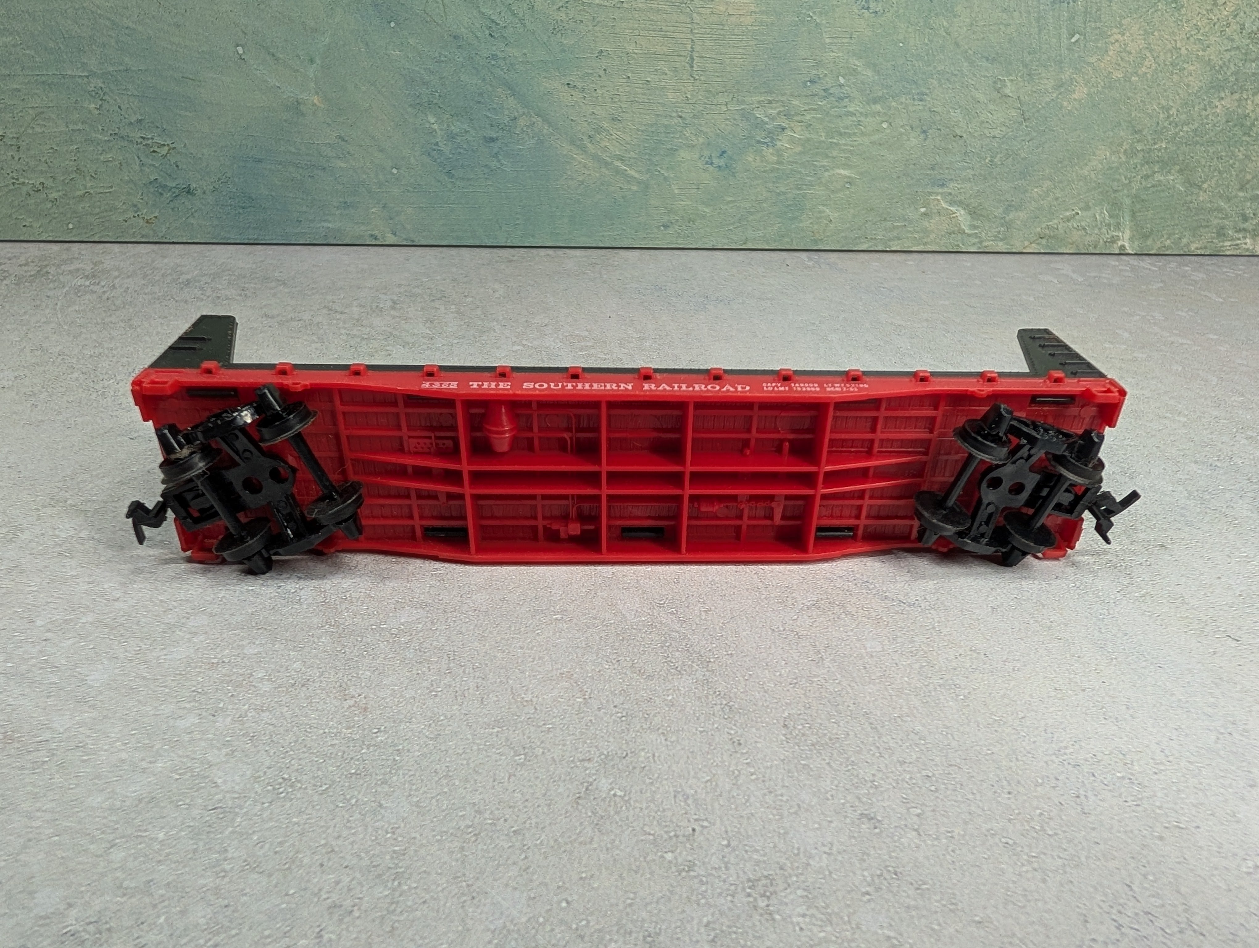 USED Tyco HO Scale 50' Bulkhead Flat Car Southern #4365