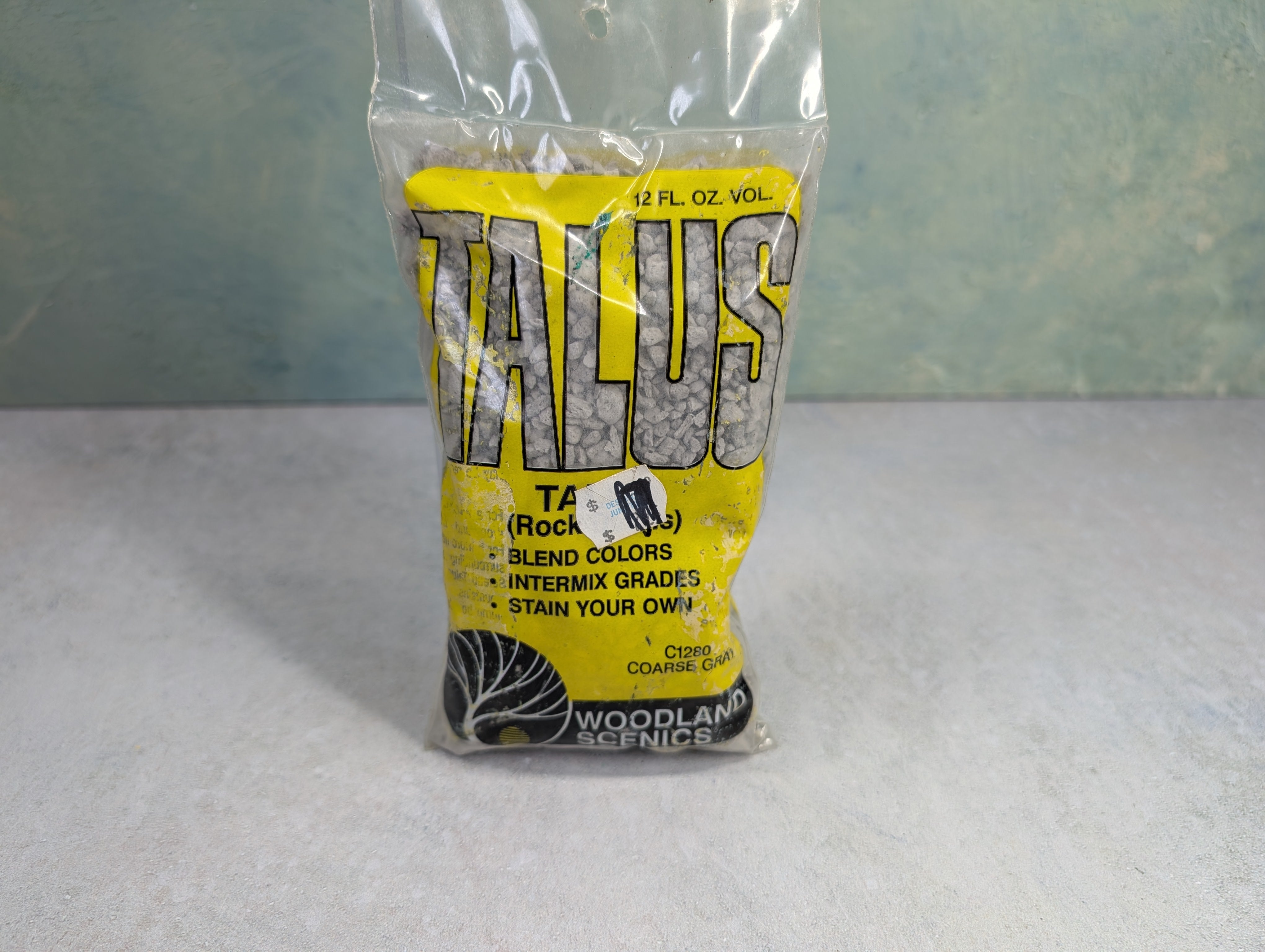 USED Woodland Scenics C1280 MULTI Scale Talus Rock Debri Coarse Gray