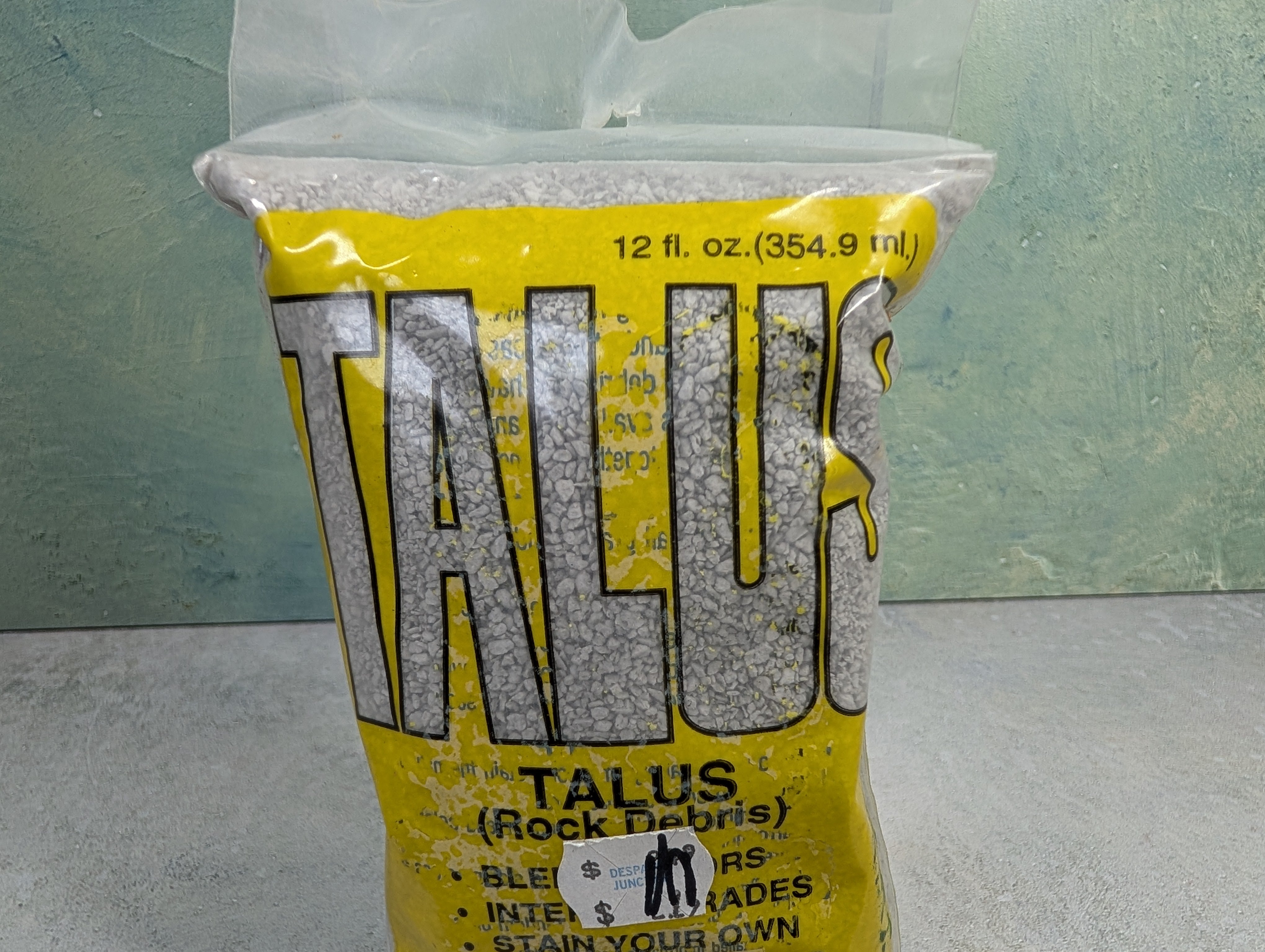USED Woodland Scenics C1278 MULTI Scale Talus Rock Debri Fine Gray