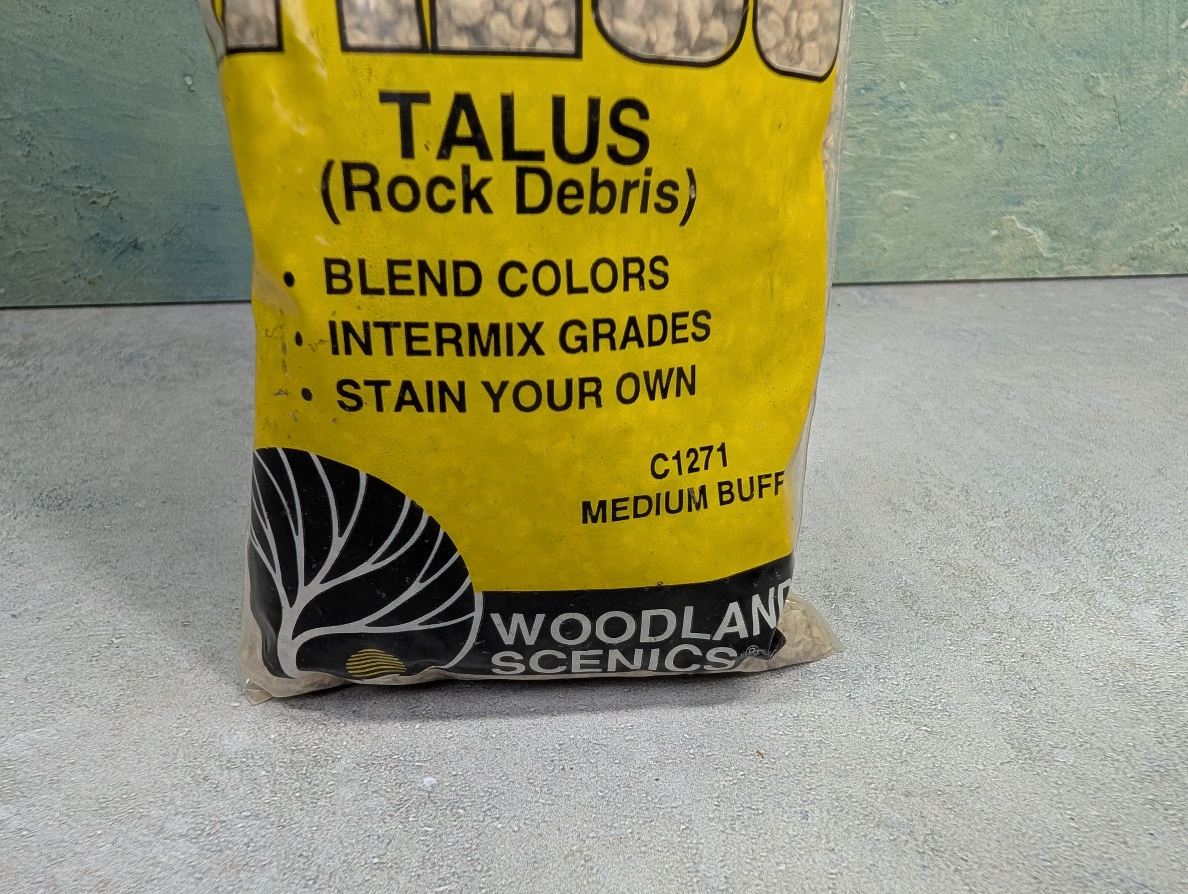 USED Woodland Scenics C1271 MULTI Scale Talus Rock Debri Medium Buff