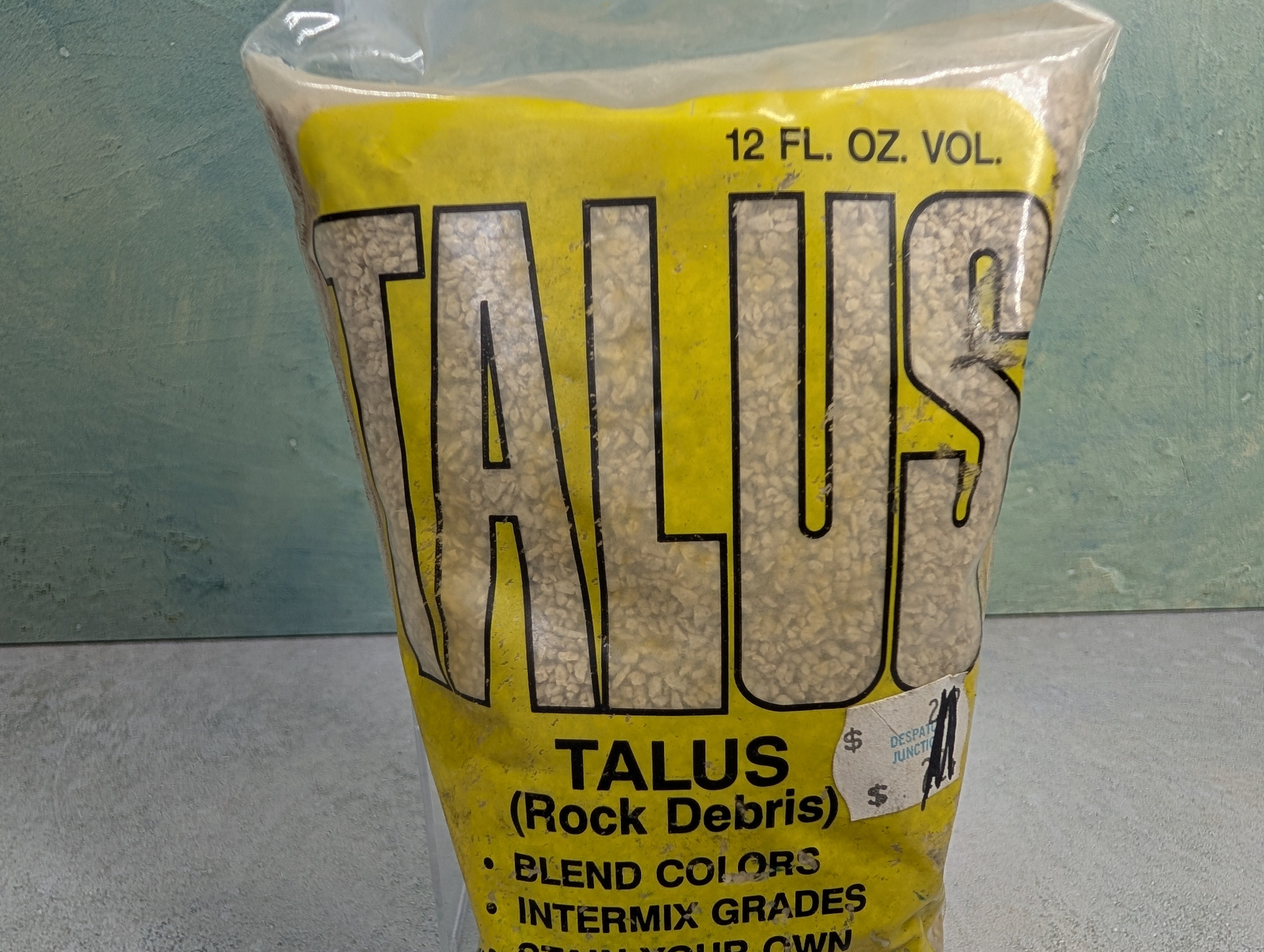 USED Woodland Scenics C1270 MULTI Scale Talus Rock Debri Fine Buff