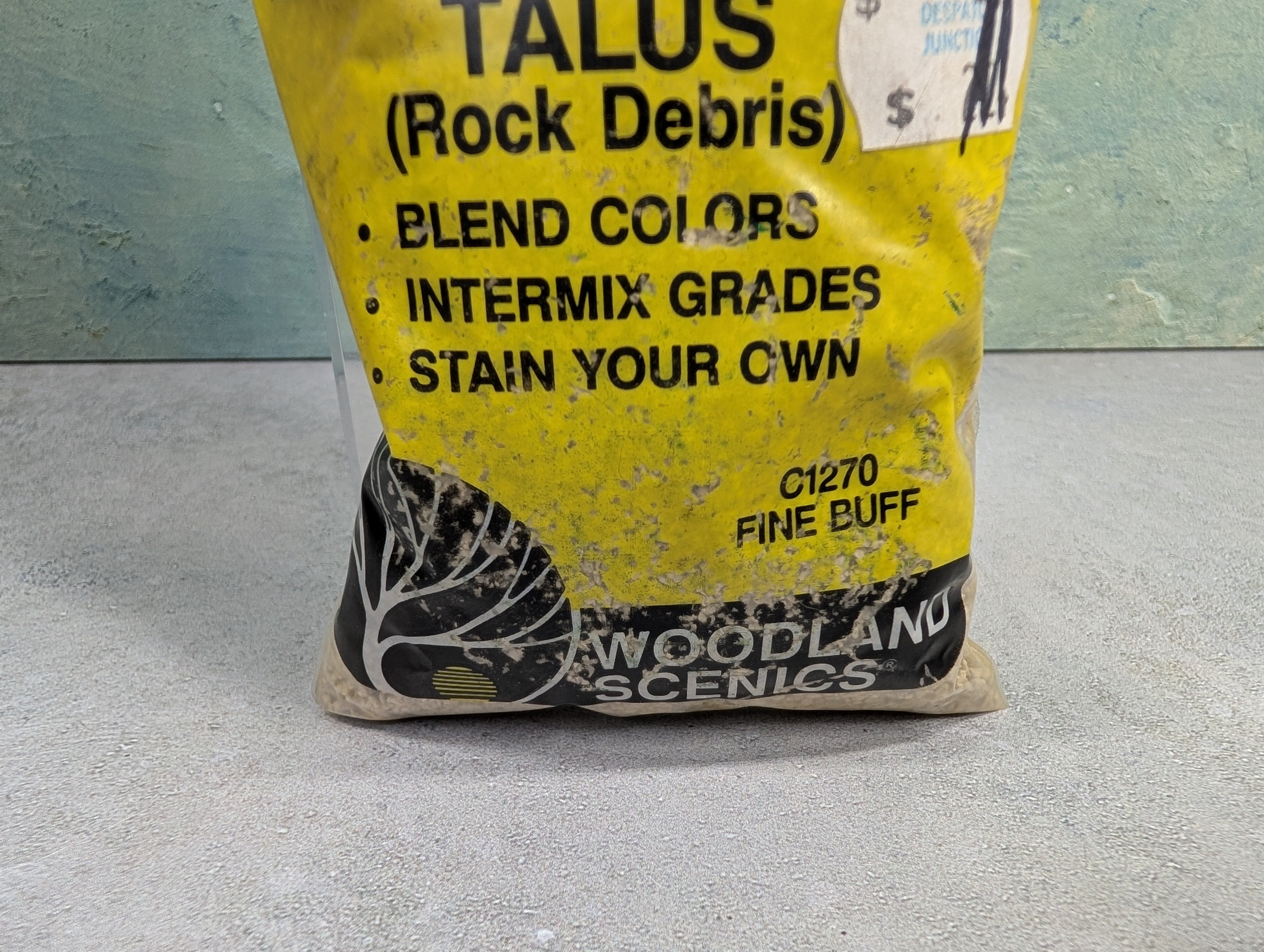 USED Woodland Scenics C1270 MULTI Scale Talus Rock Debri Fine Buff
