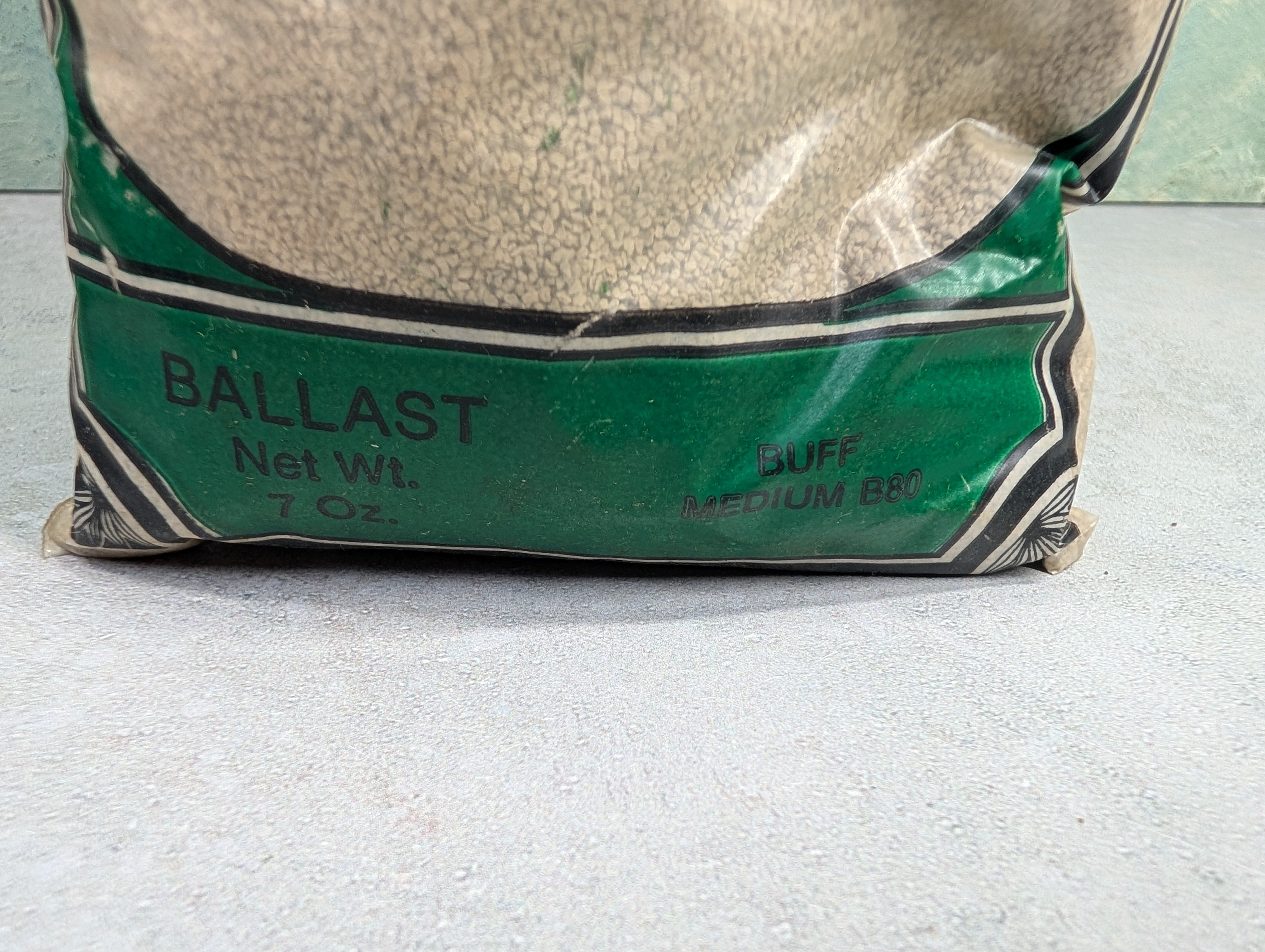 USED Woodland Scenics B80 MULTI Scale Ballast Buff Medium