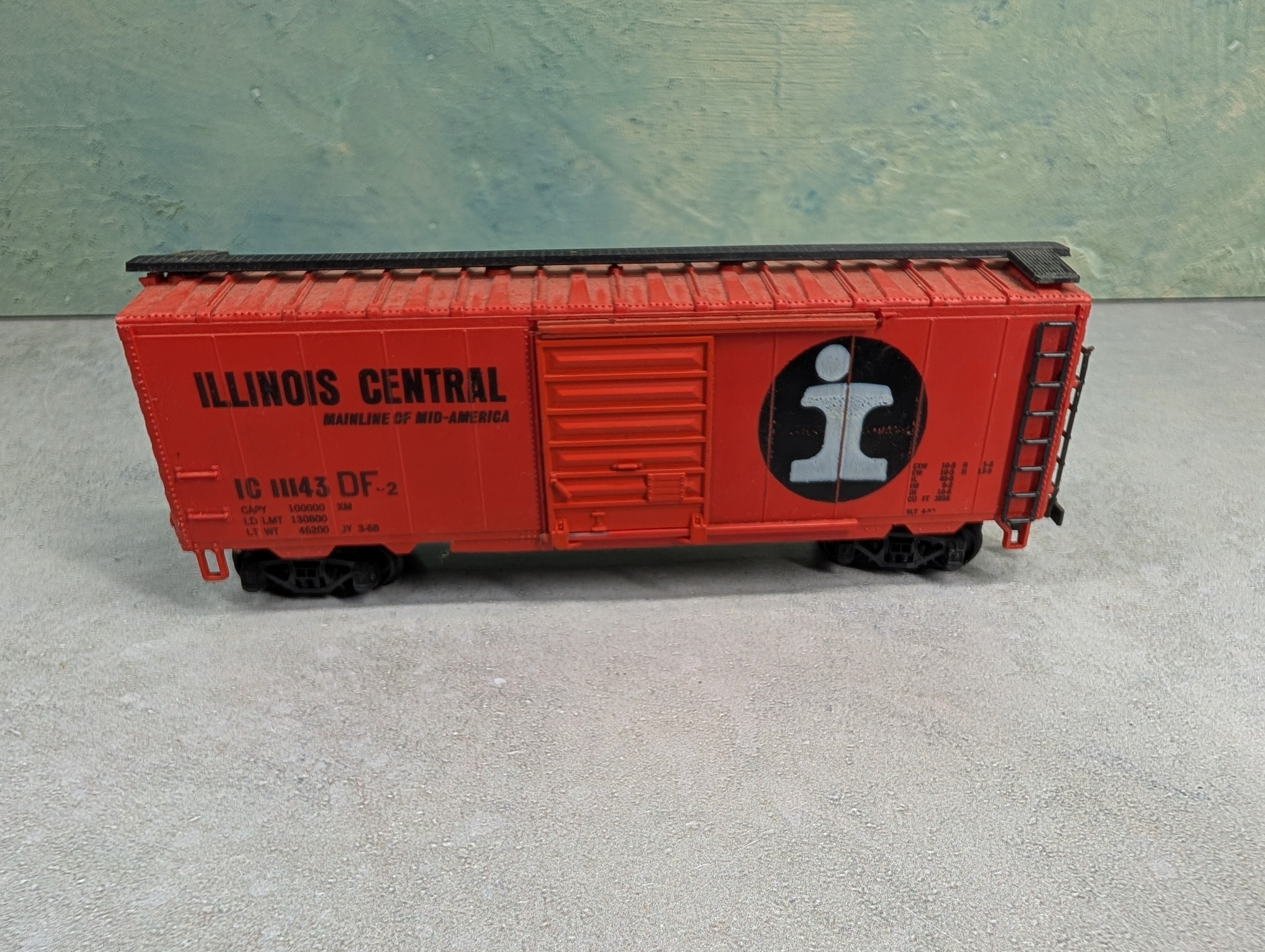 USED ROCO HO Scale 40' Box Car Illinois Central IC #11143