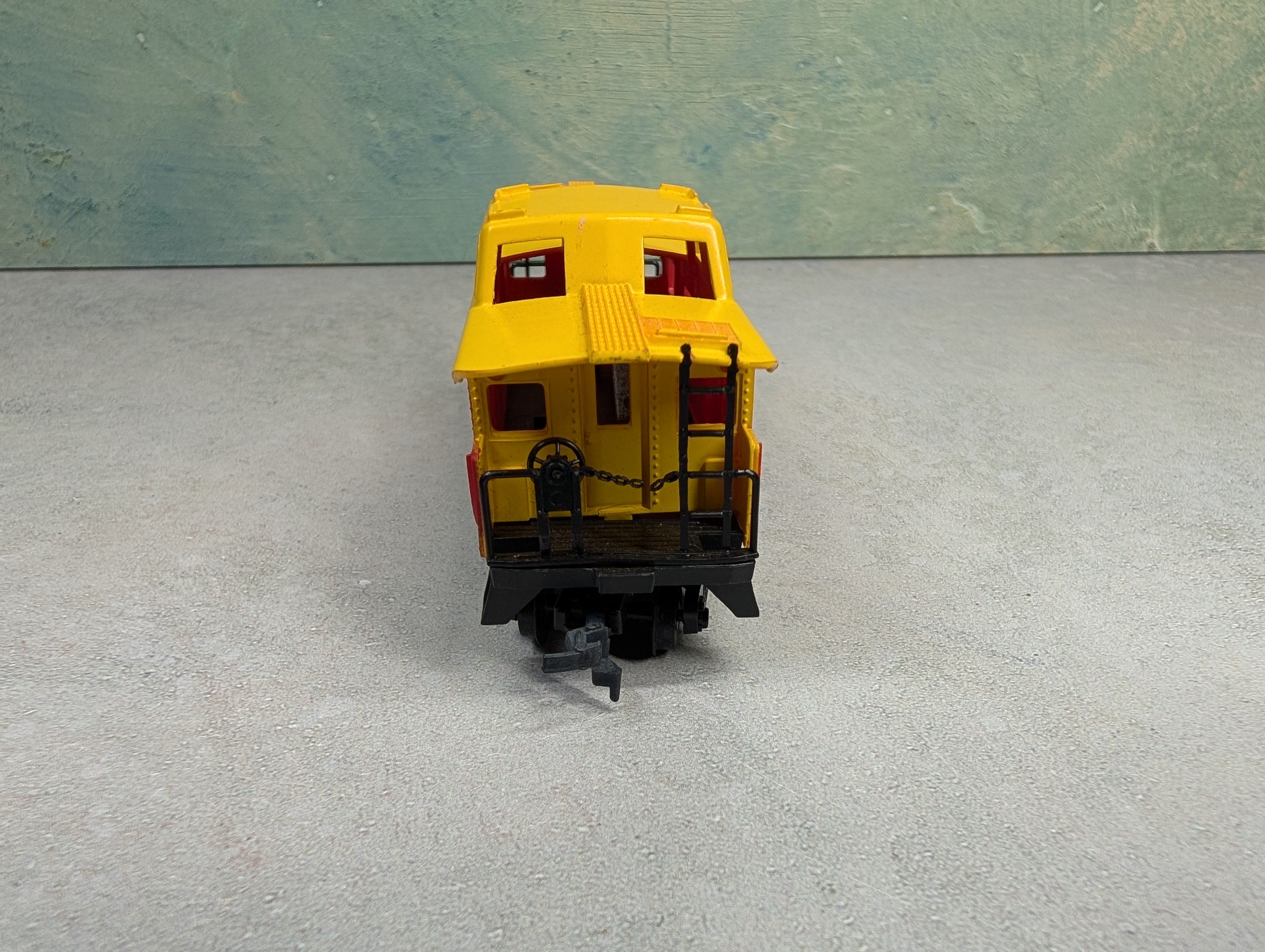 USED HO Scale Caboose Rock Island