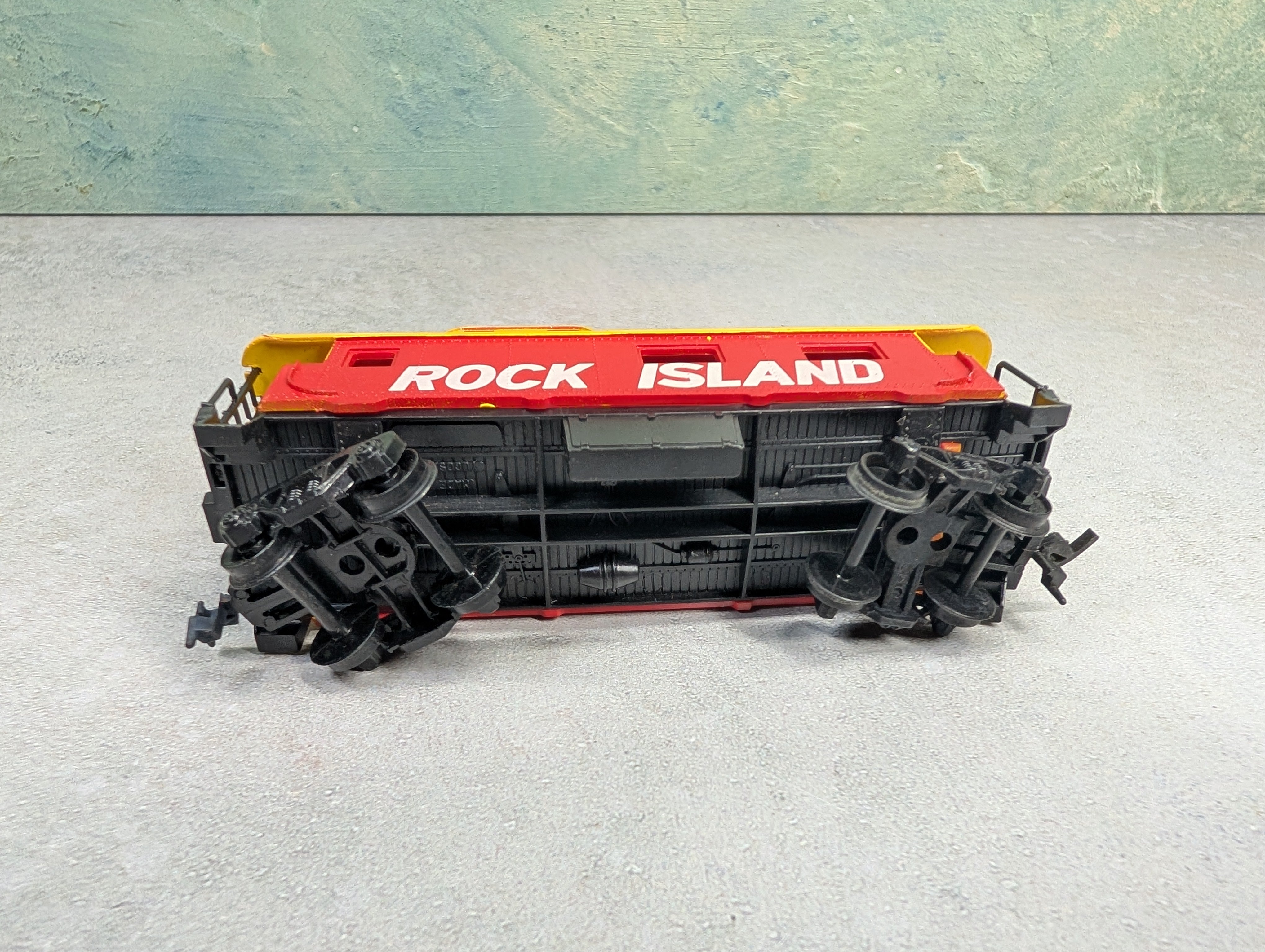 USED HO Scale Caboose Rock Island