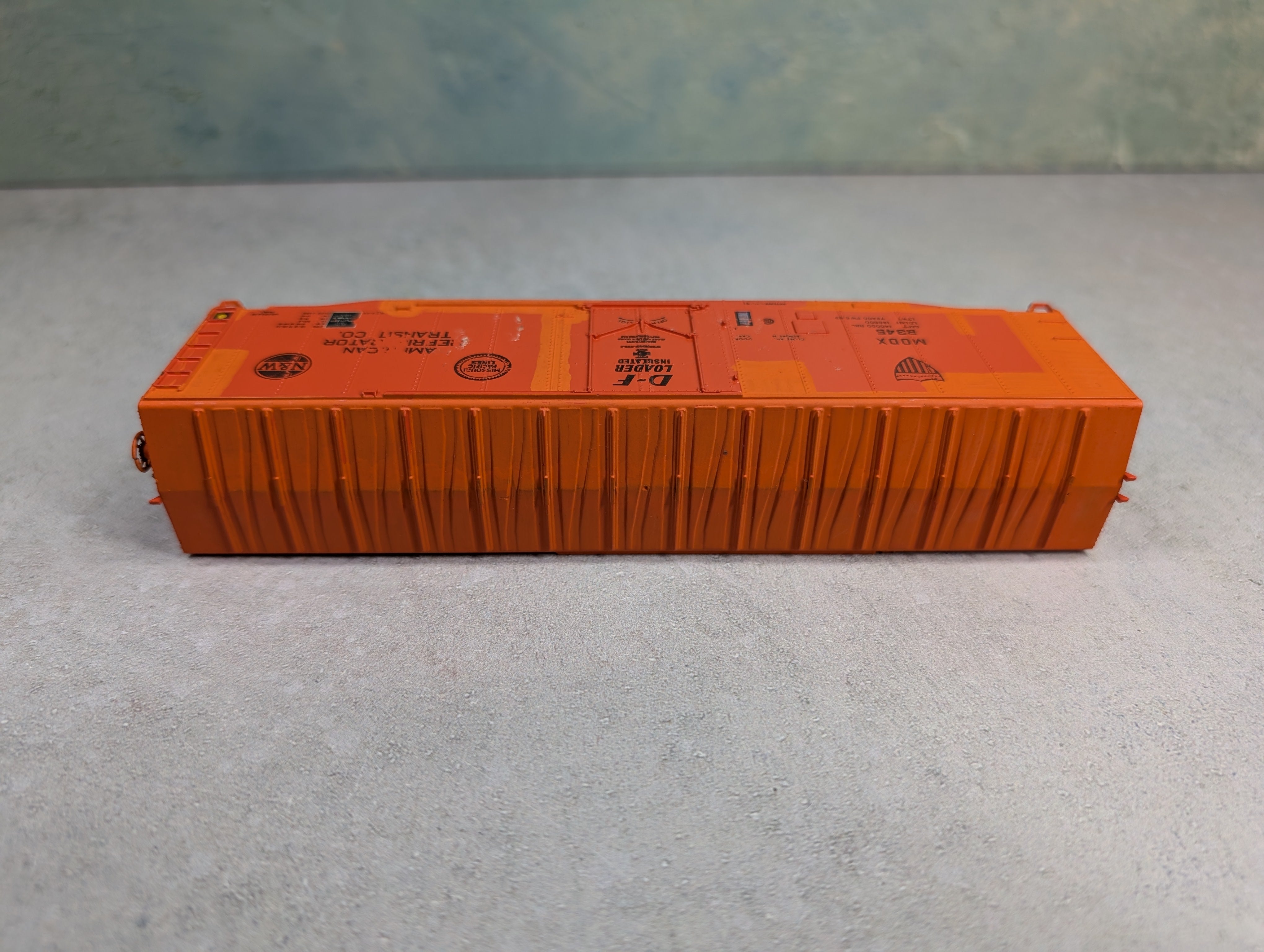 USED Athearn HO Scale 50' Box Car American Refrigerator Transit MODX #2345 Custom Patches