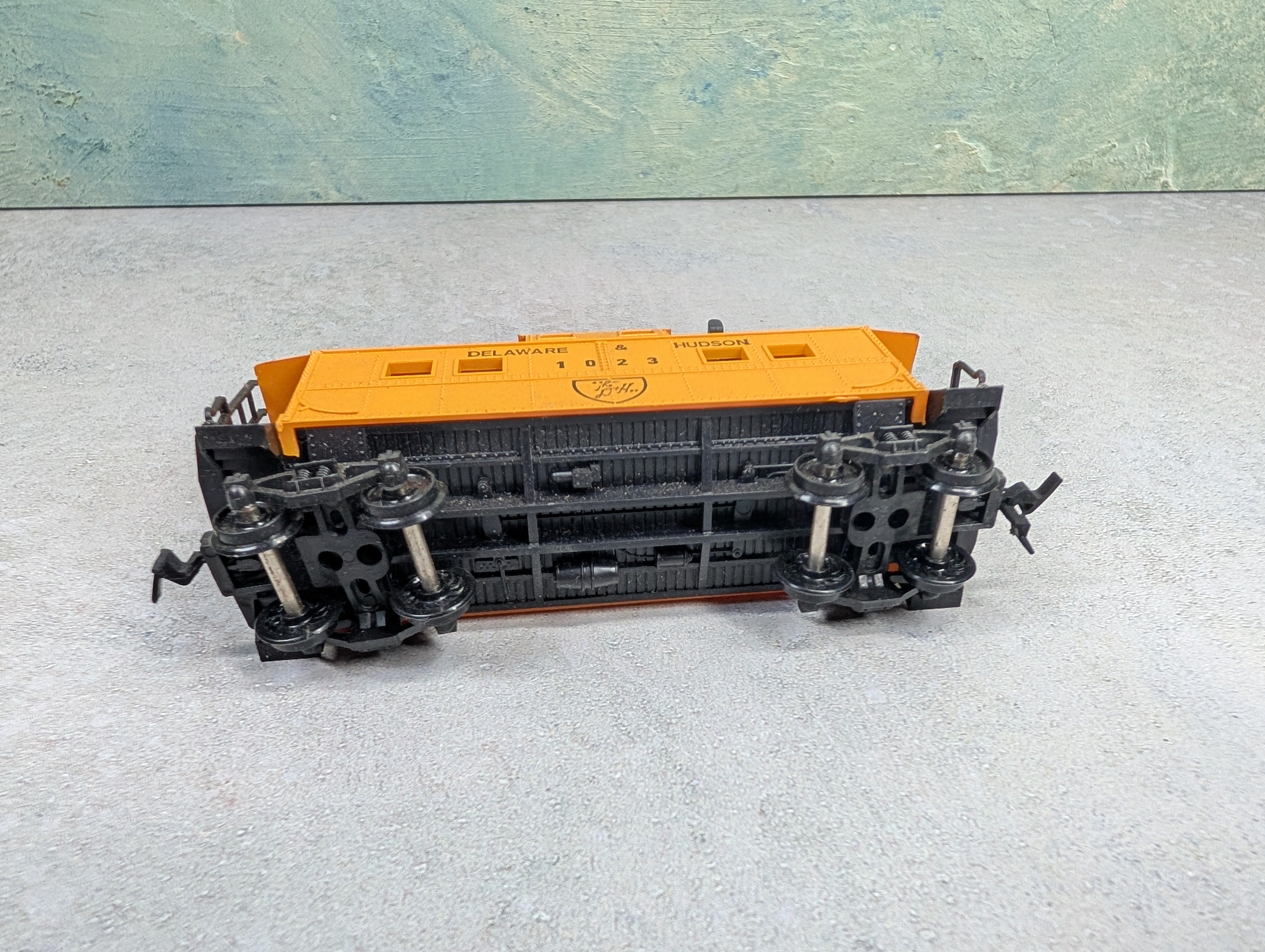 USED Life-Like HO Scale Caboose Delaware and Hudson #1023