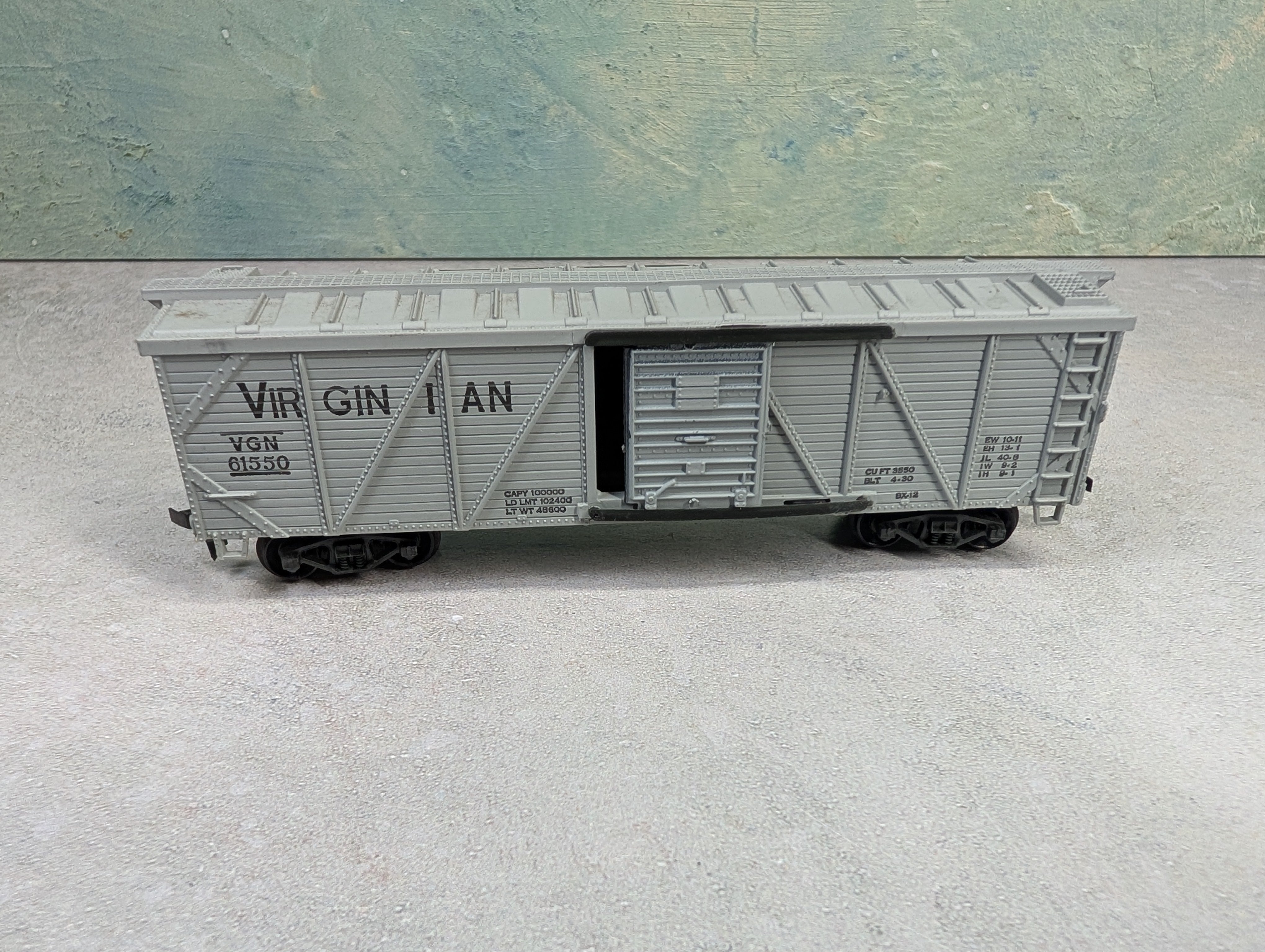 USED Life-Like HO Scale Wood Braced Box Car Virginian VGN #61550