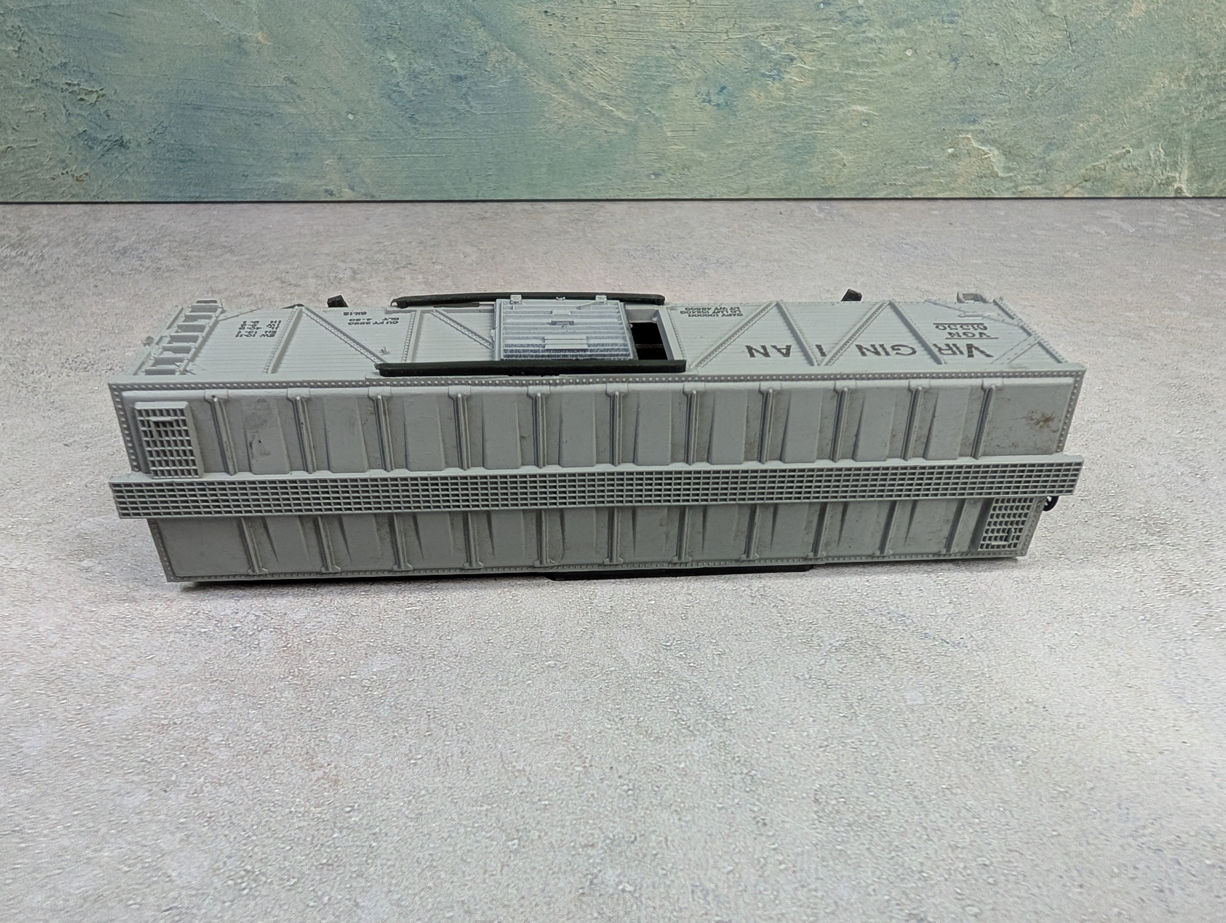 USED Life-Like HO Scale Wood Braced Box Car Virginian VGN #61550