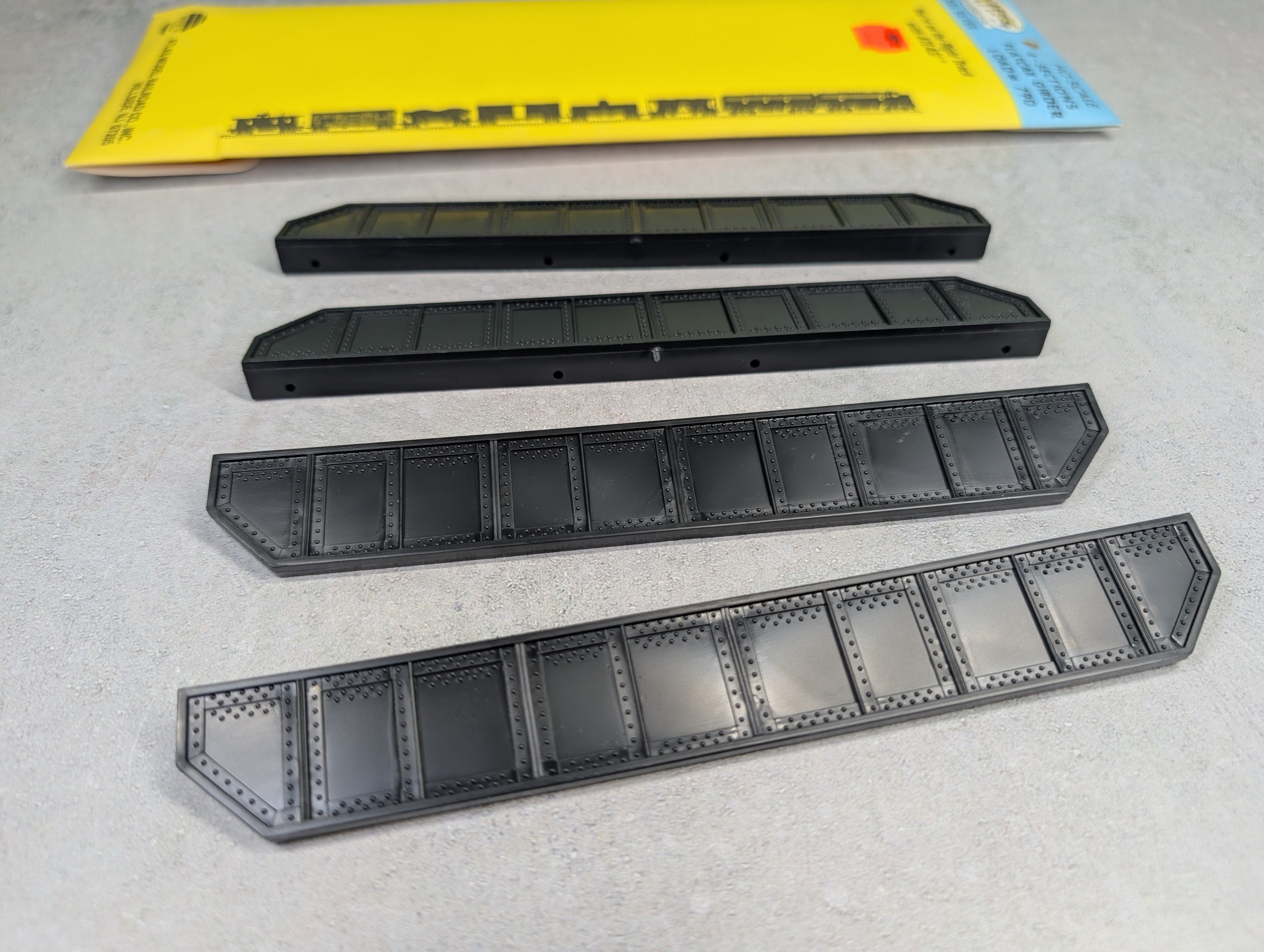 USED Atlas 790 HO Scale 4 Sections of Flatcar Girder Bridge Loads - Blue Pack