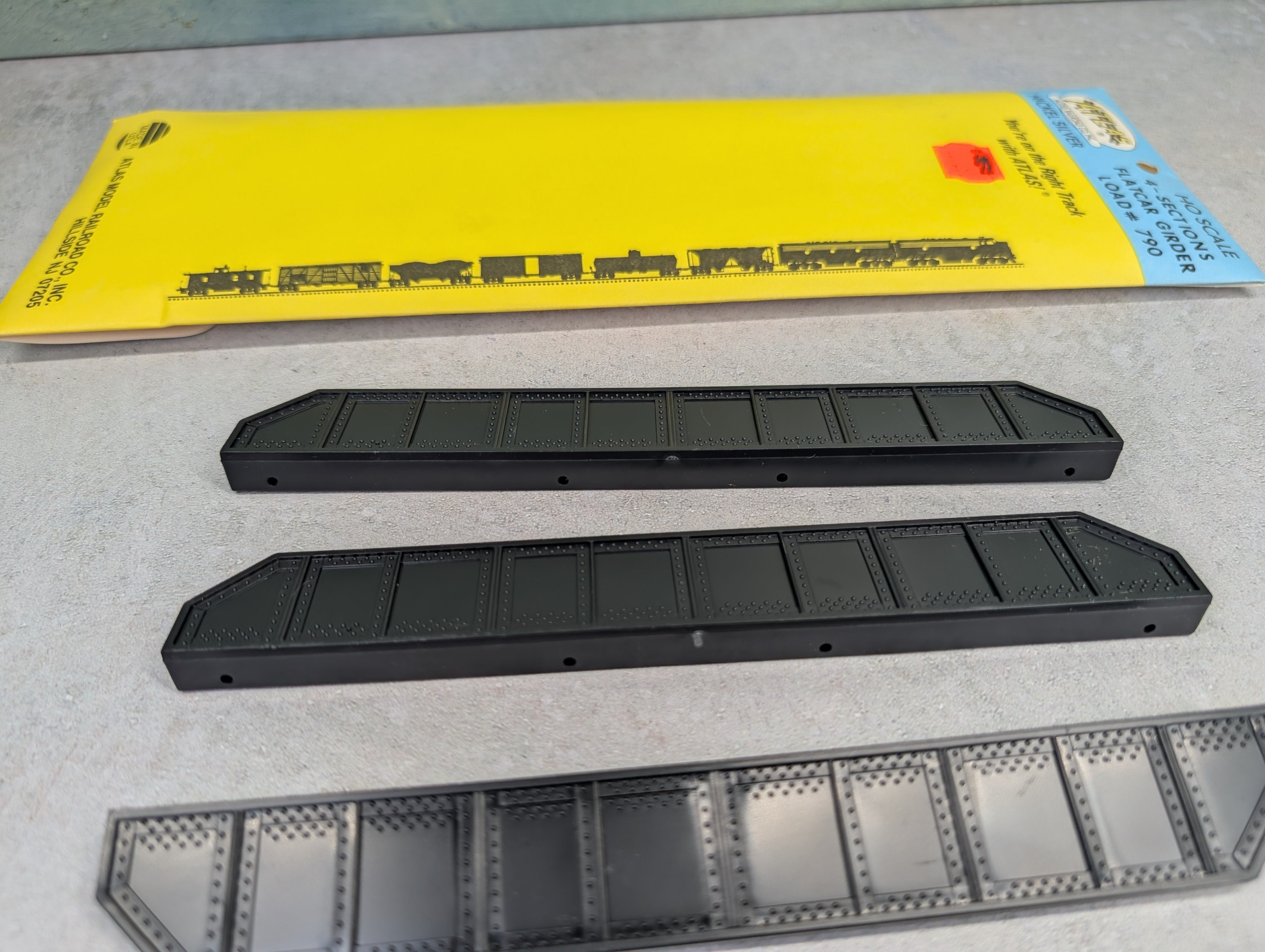 USED Atlas 790 HO Scale 4 Sections of Flatcar Girder Bridge Loads - Blue Pack