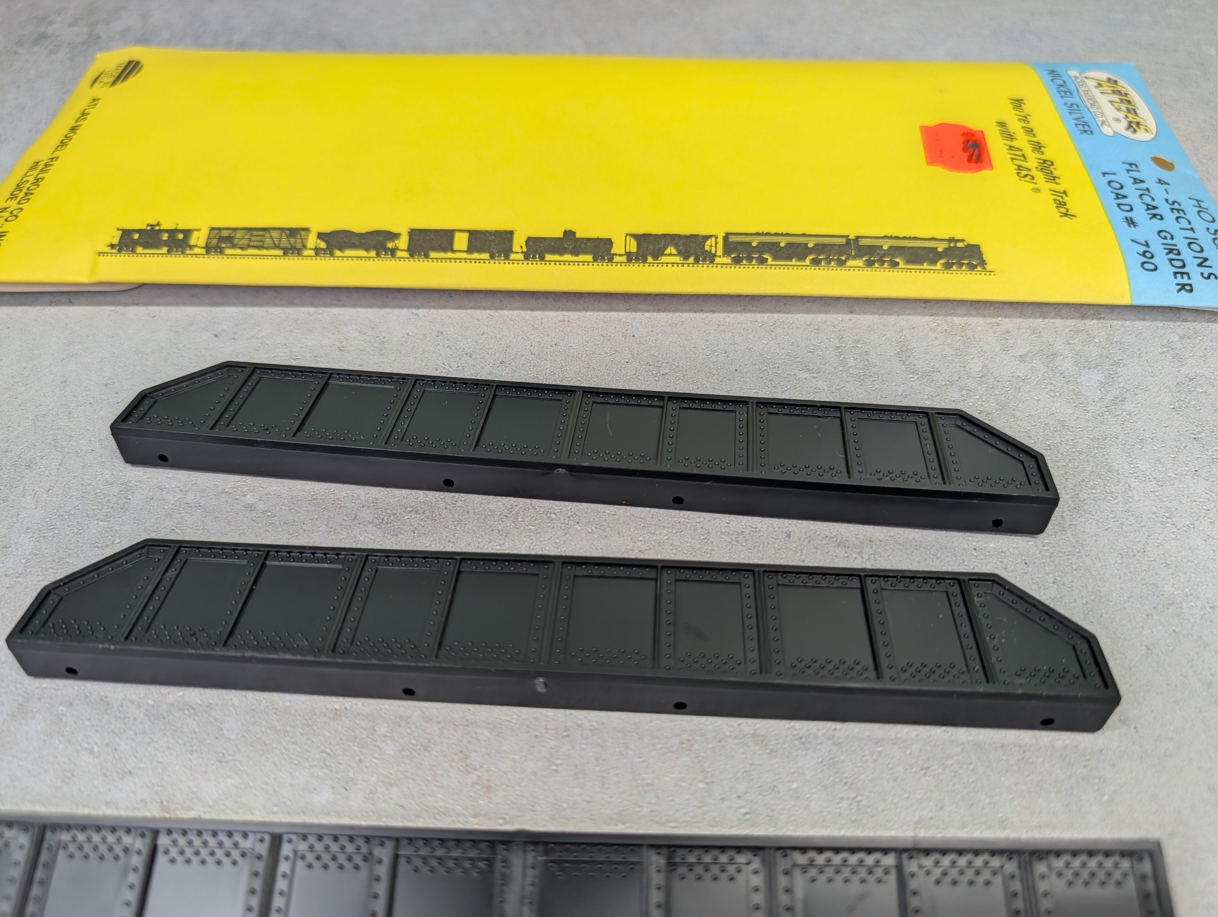 USED Atlas 790 HO Scale 4 Sections of Flatcar Girder Bridge Loads - Blue Pack