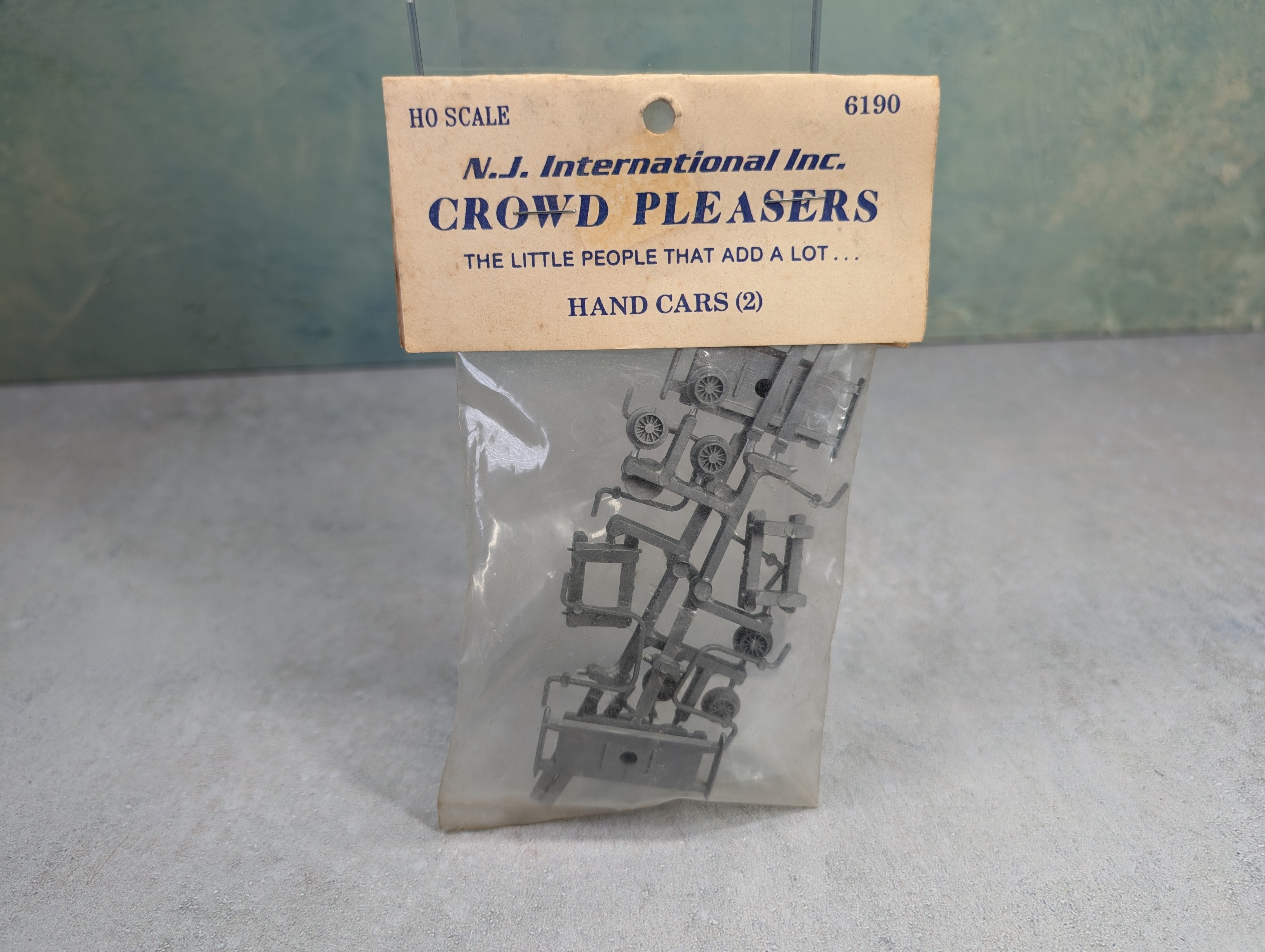 USED NJ International Inc 6190 HO Scale Hand Cars Crowd Pleasers KIT