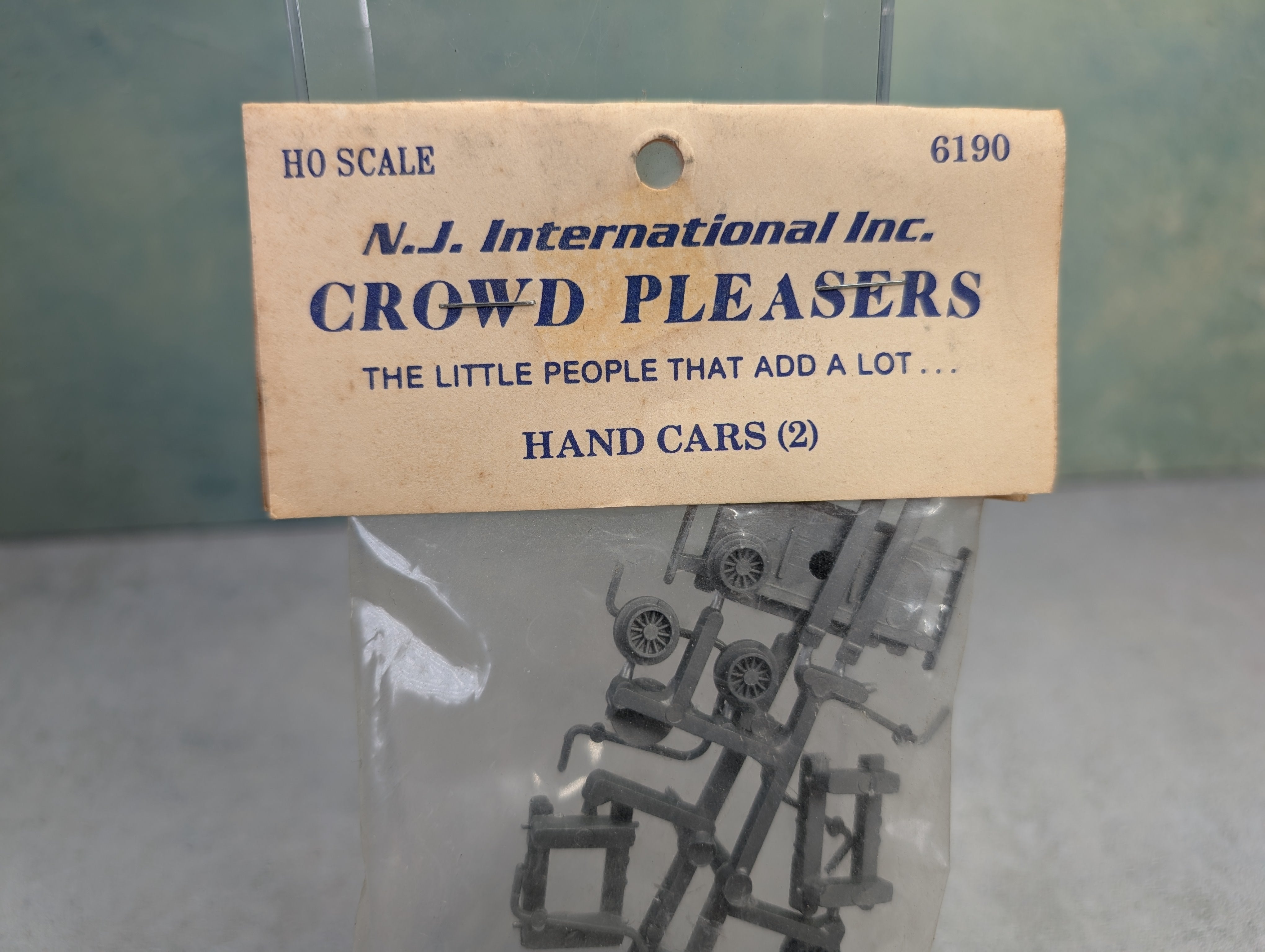 USED NJ International Inc 6190 HO Scale Hand Cars Crowd Pleasers KIT