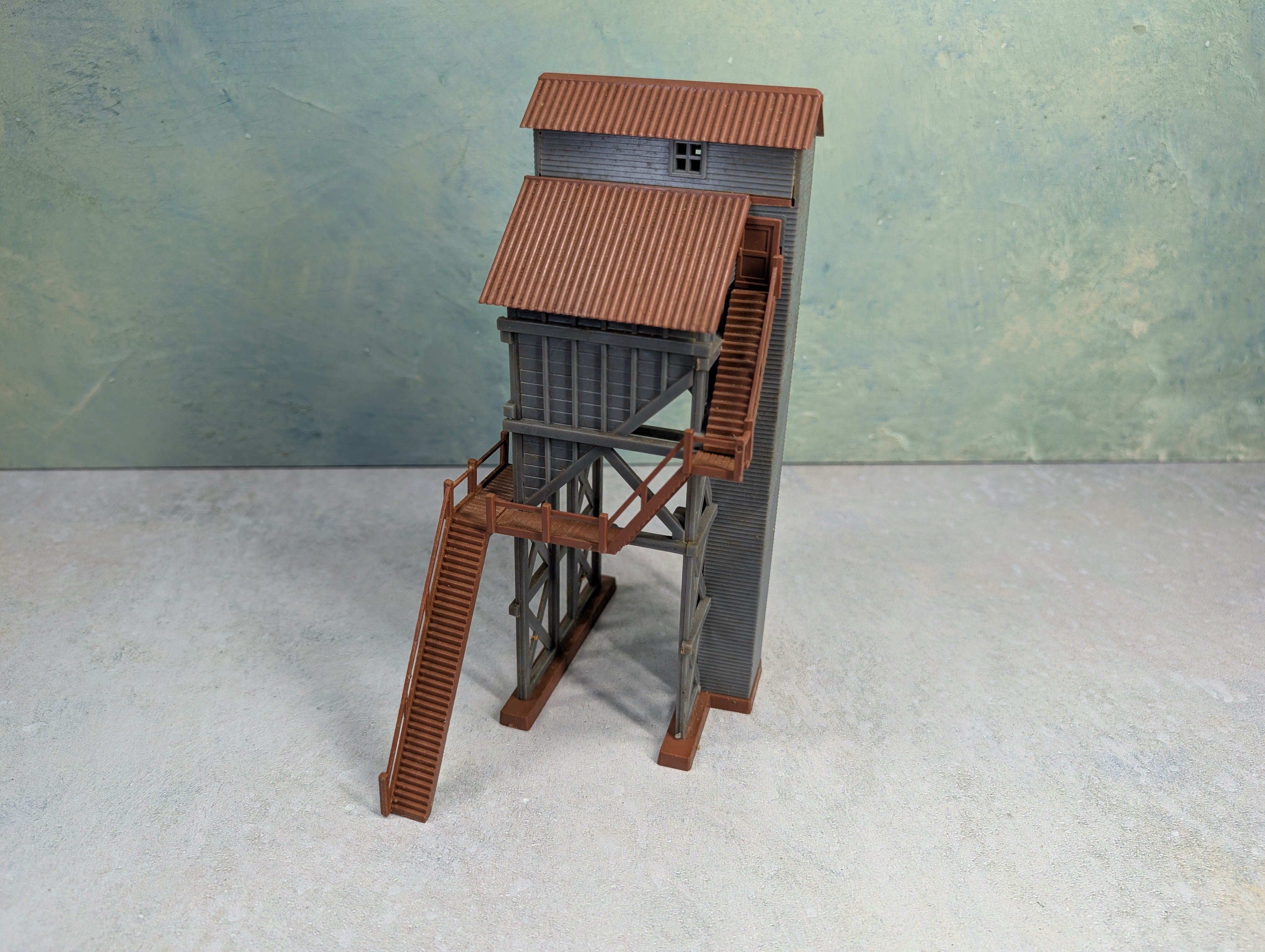 USED Bachmann Plasticville HO Scale Coaling Station