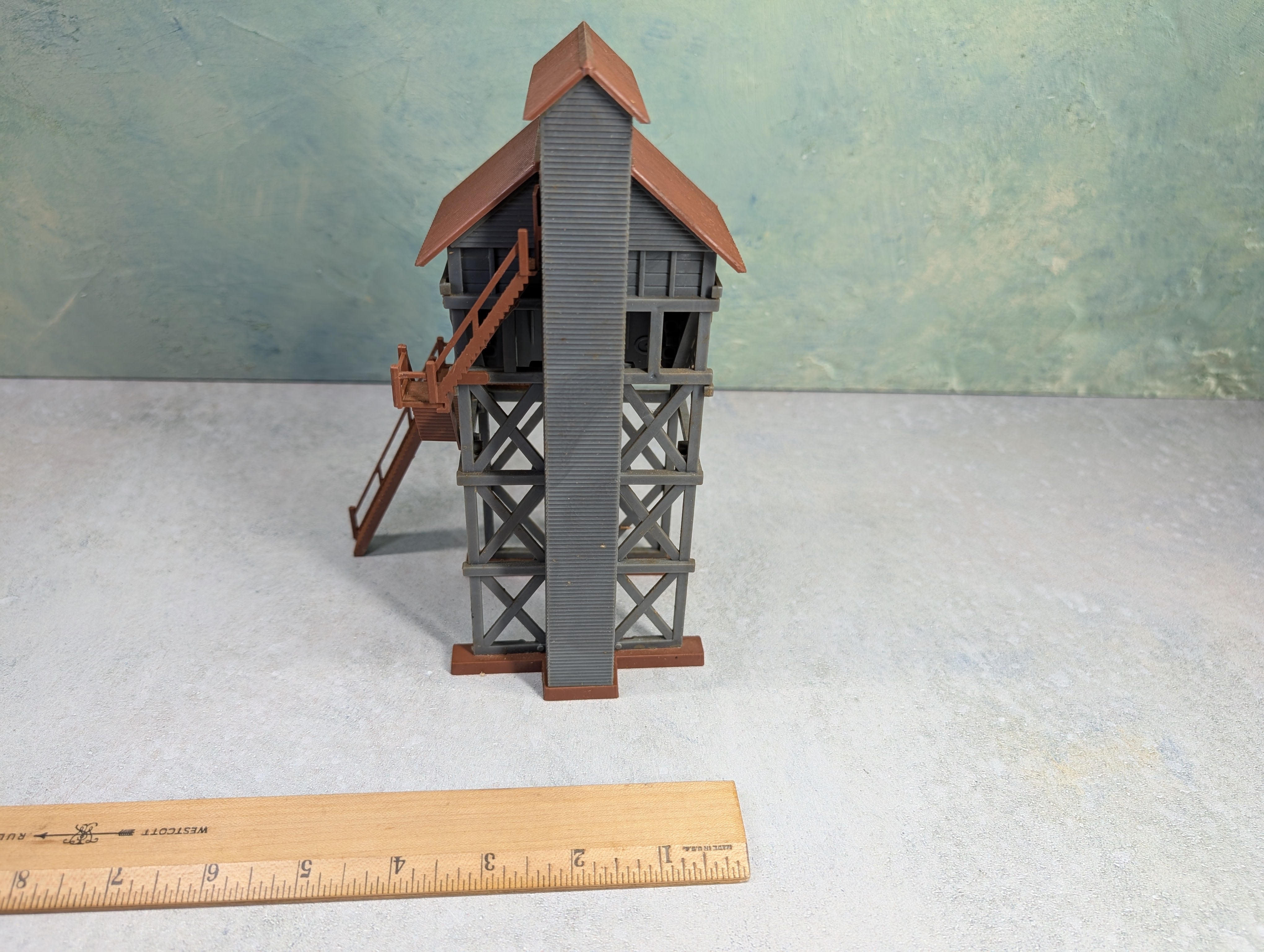 USED Bachmann Plasticville HO Scale Coaling Station