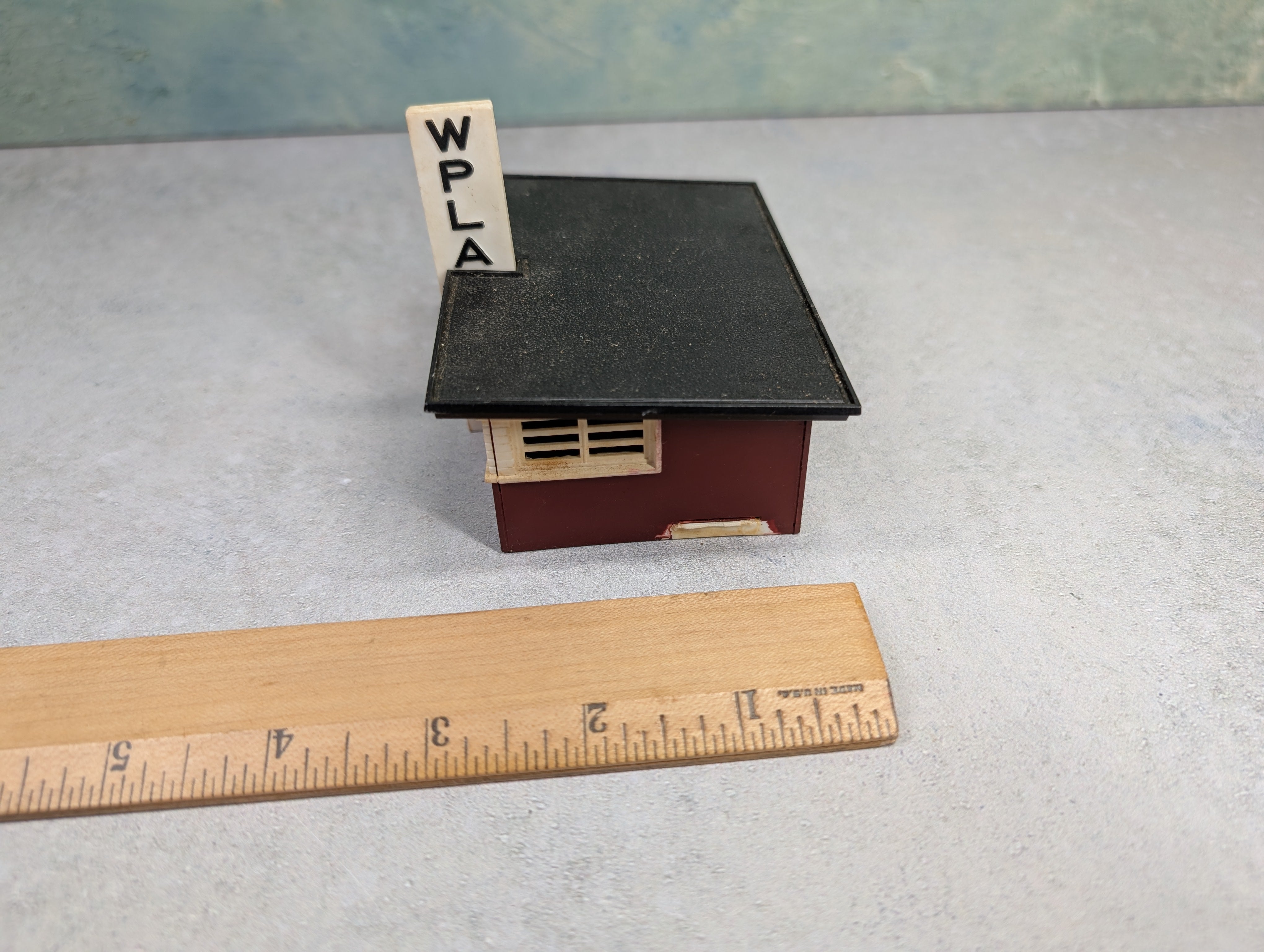 USED Bachmann Plasticville HO Scale WPLA Television Station