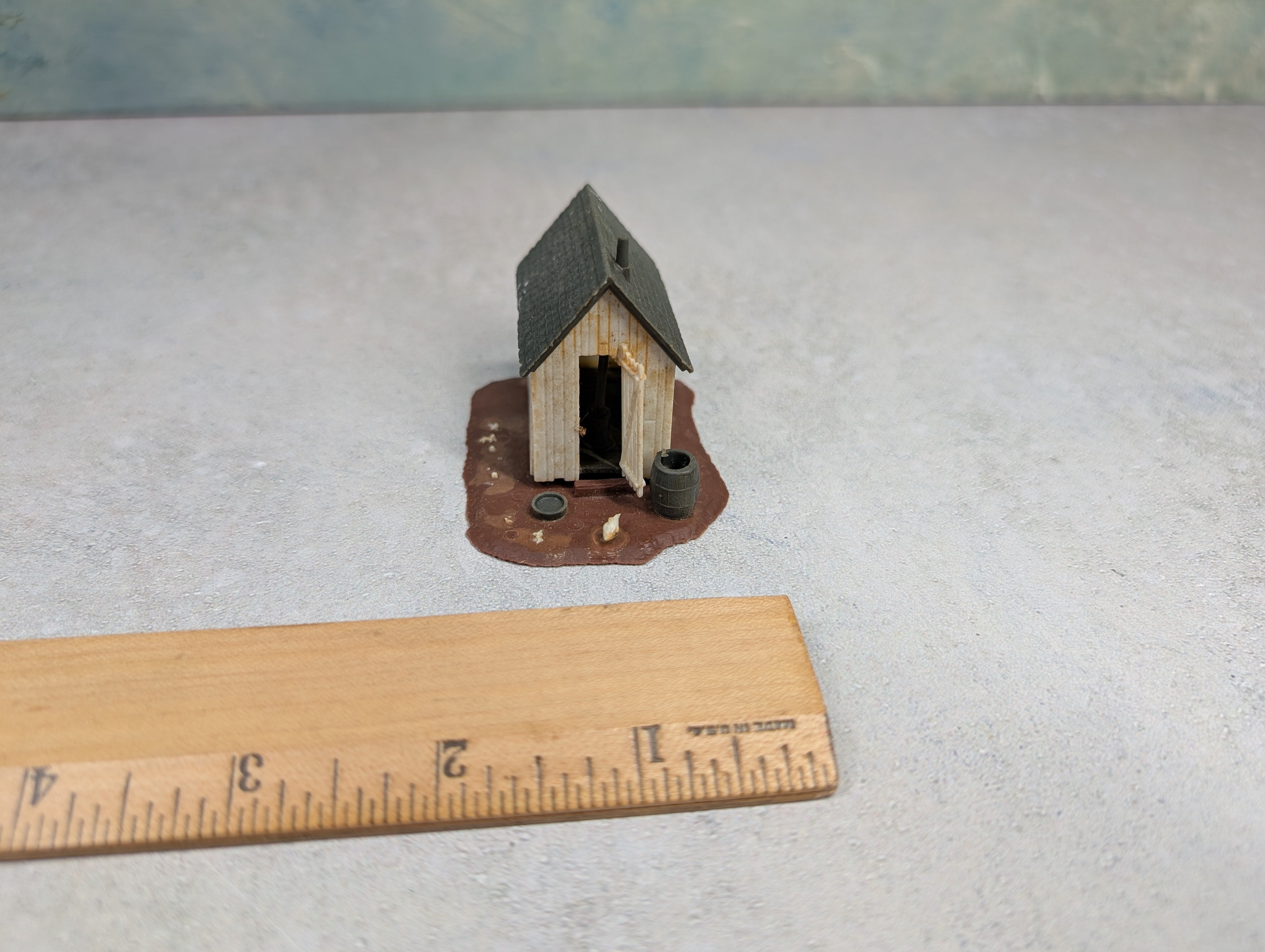 USED HO Scale Chicken Coop