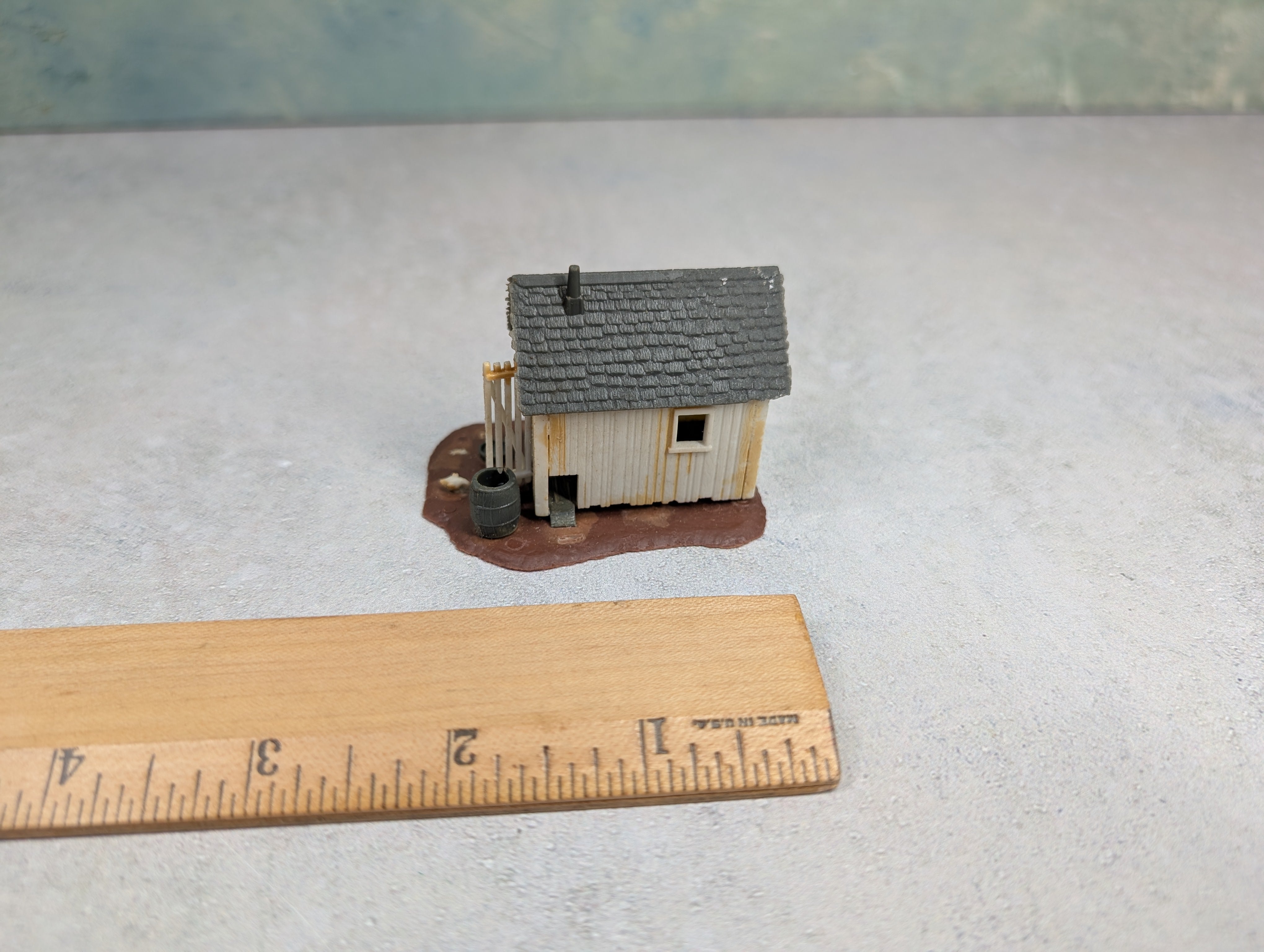 USED HO Scale Chicken Coop