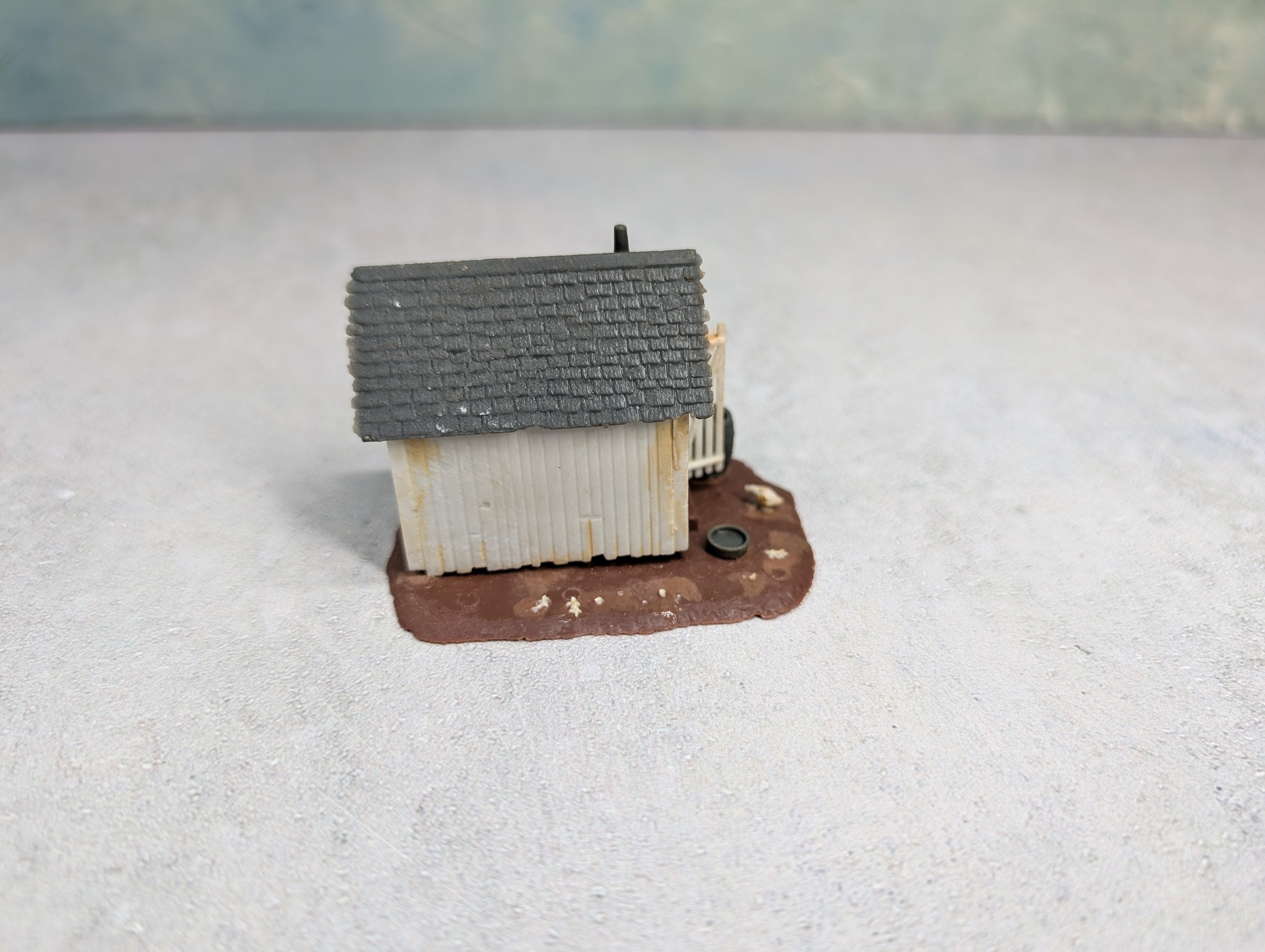 USED HO Scale Chicken Coop