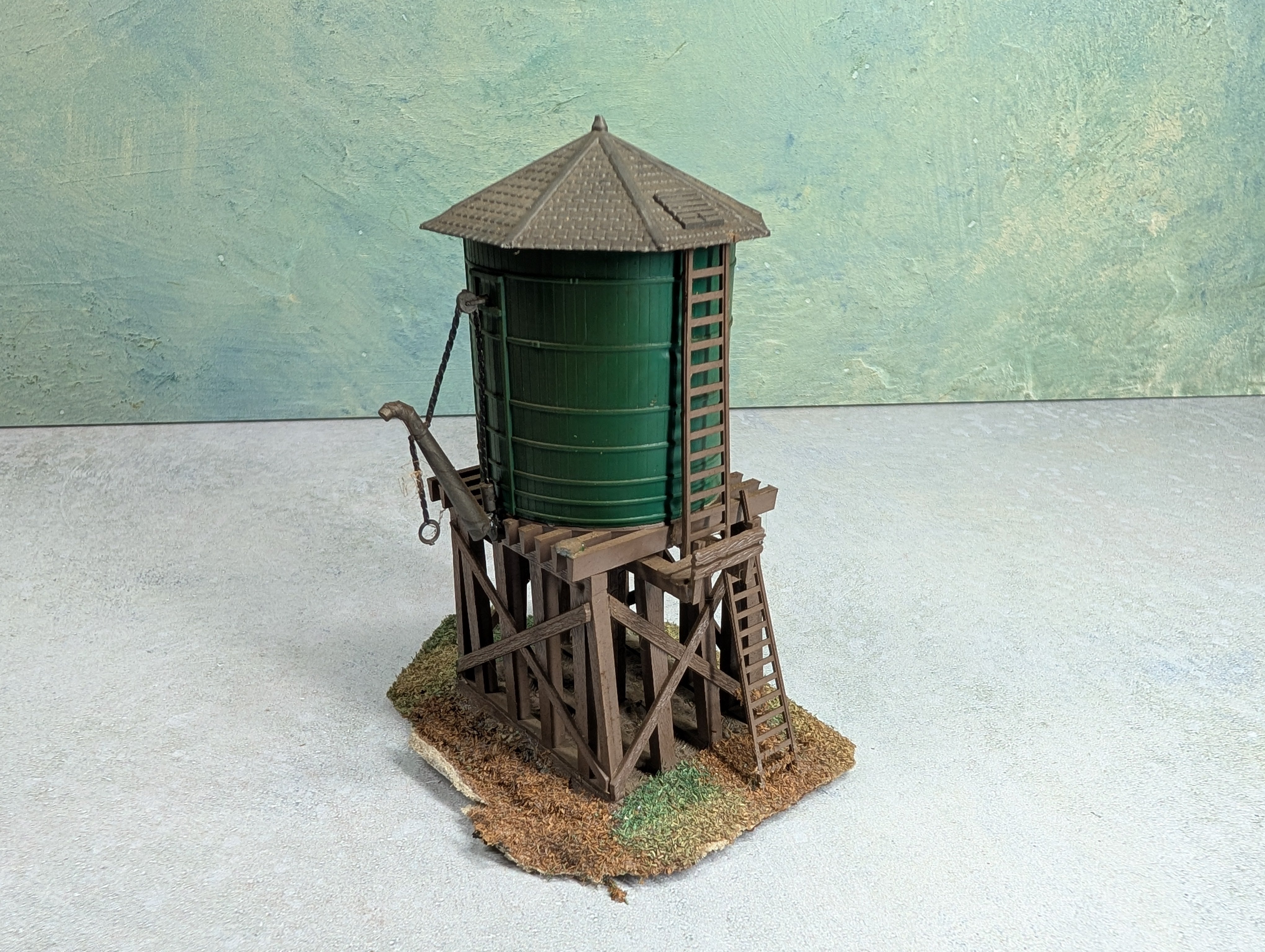 USED Life-Like HO Scale Green Water Tank