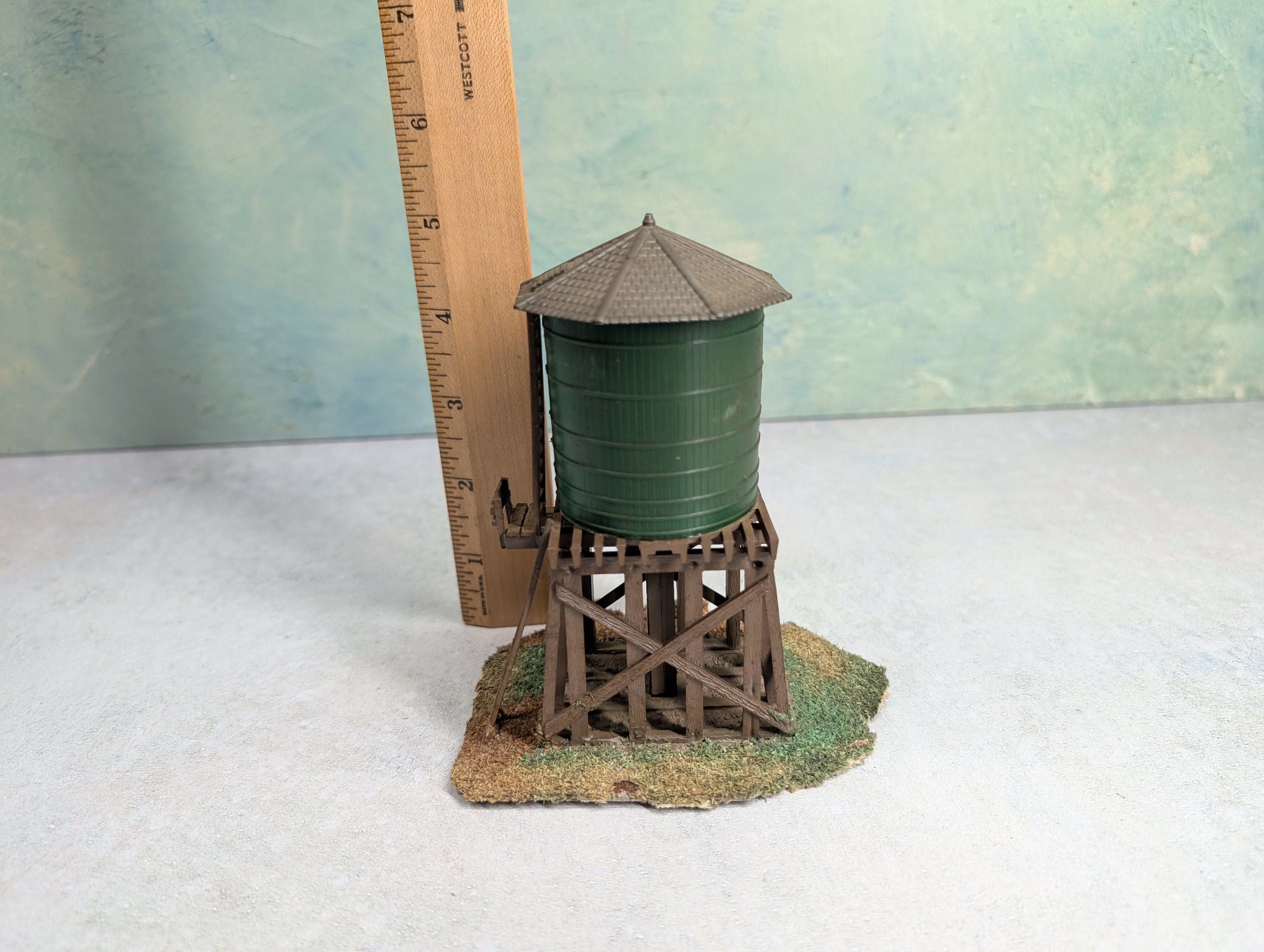 USED Life-Like HO Scale Green Water Tank