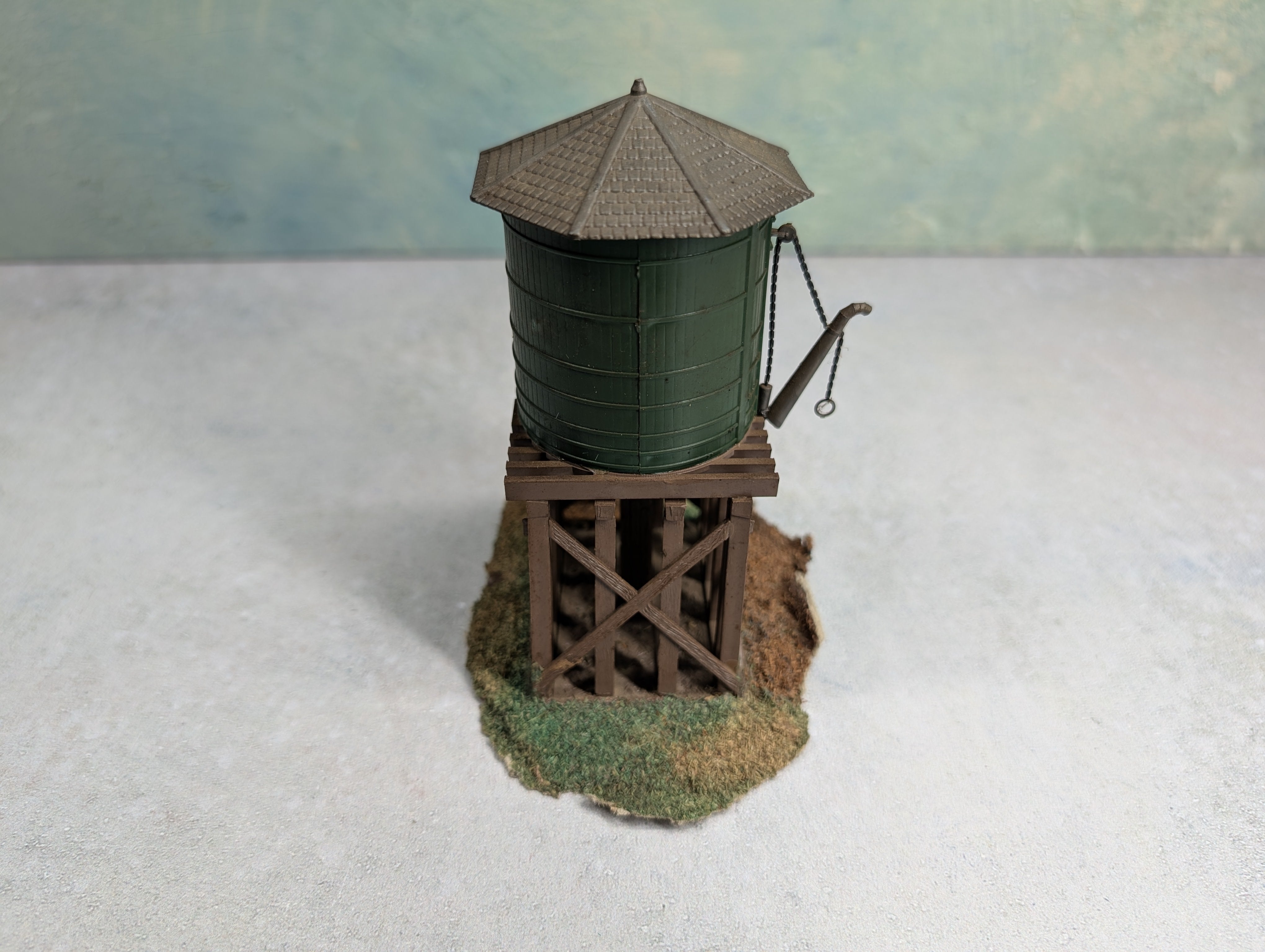 USED Life-Like HO Scale Green Water Tank