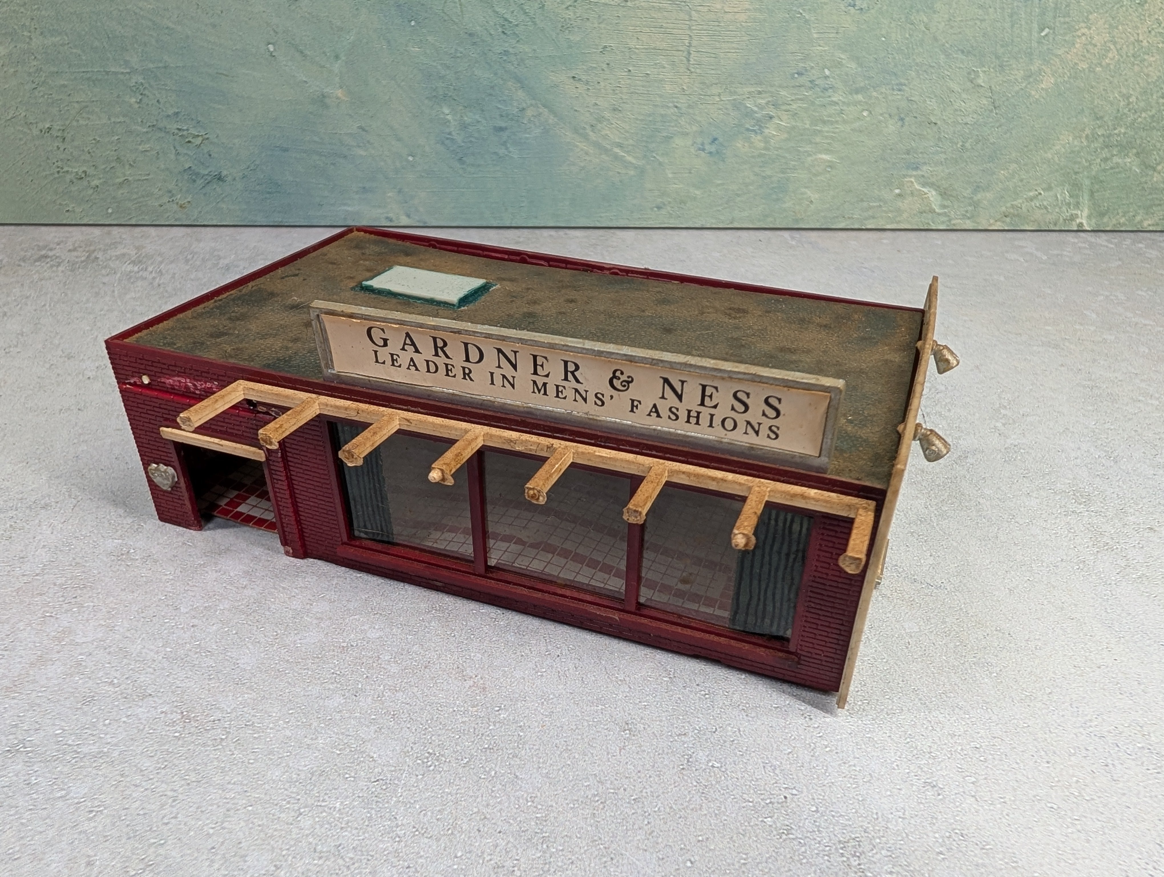 USED HO Scale Gardner & Ness Mens' Fashions Store