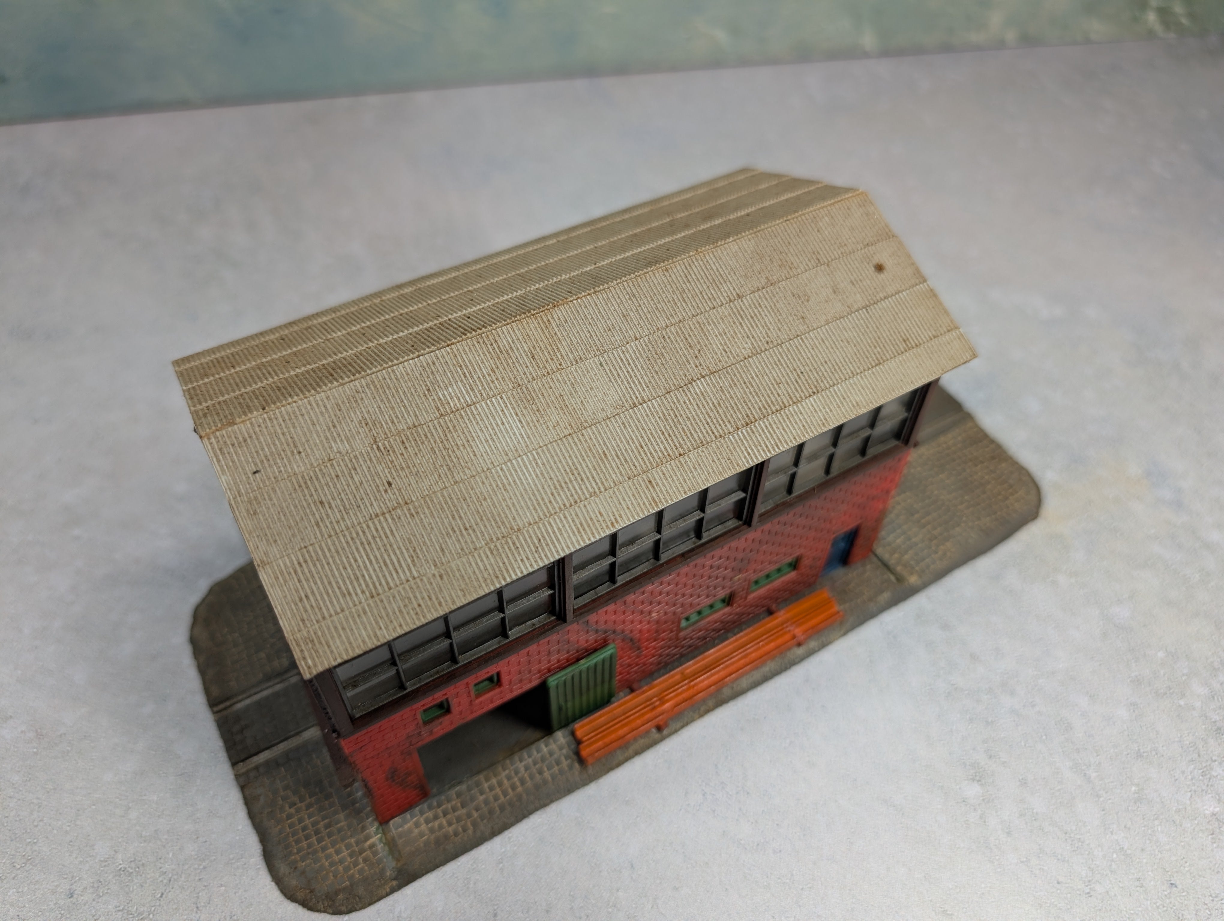 USED HO Scale Brick Repair Shop, Workshop Building