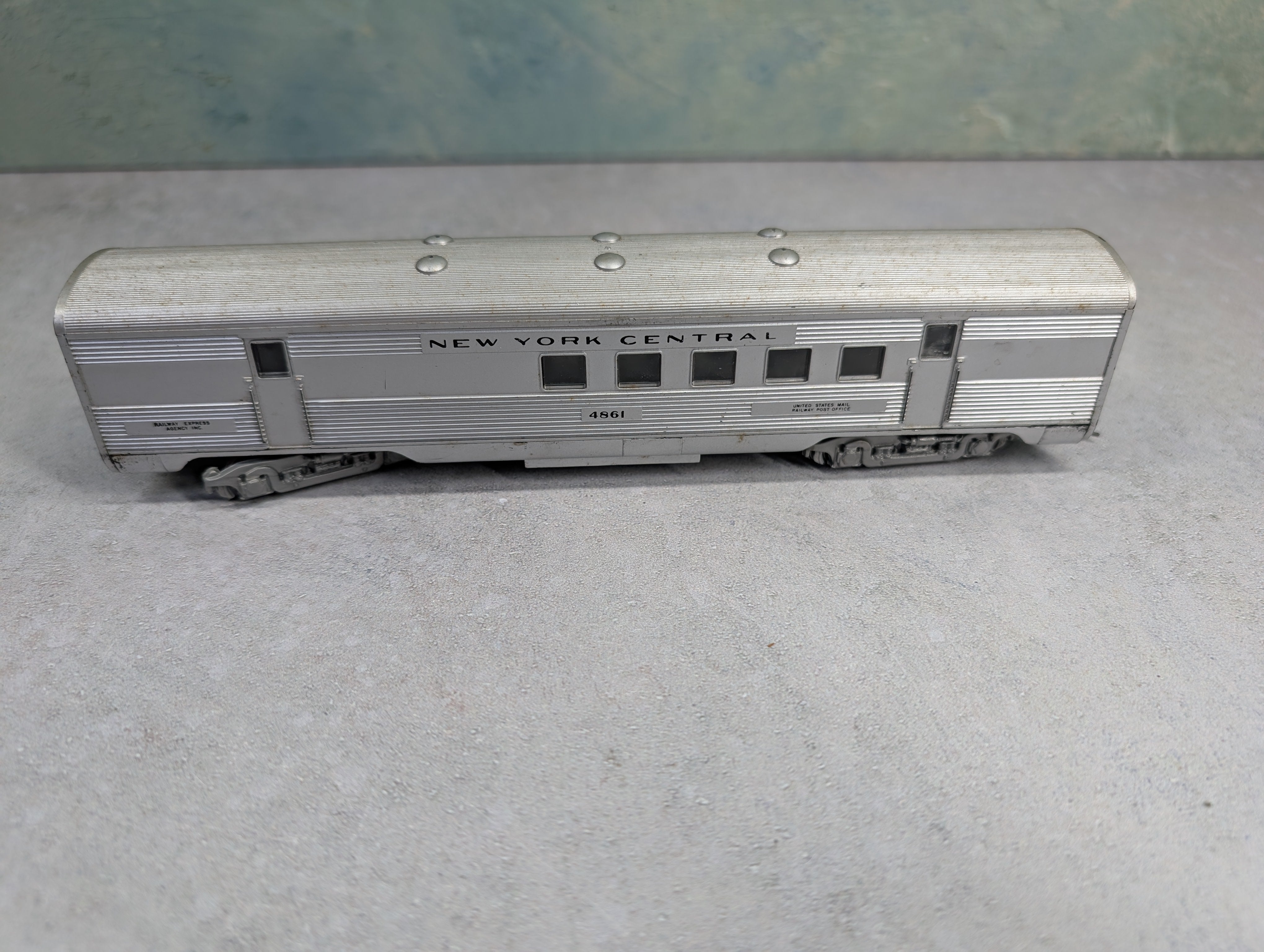 USED Athearn HO Scale RPO Passenger Car New York Central #4861