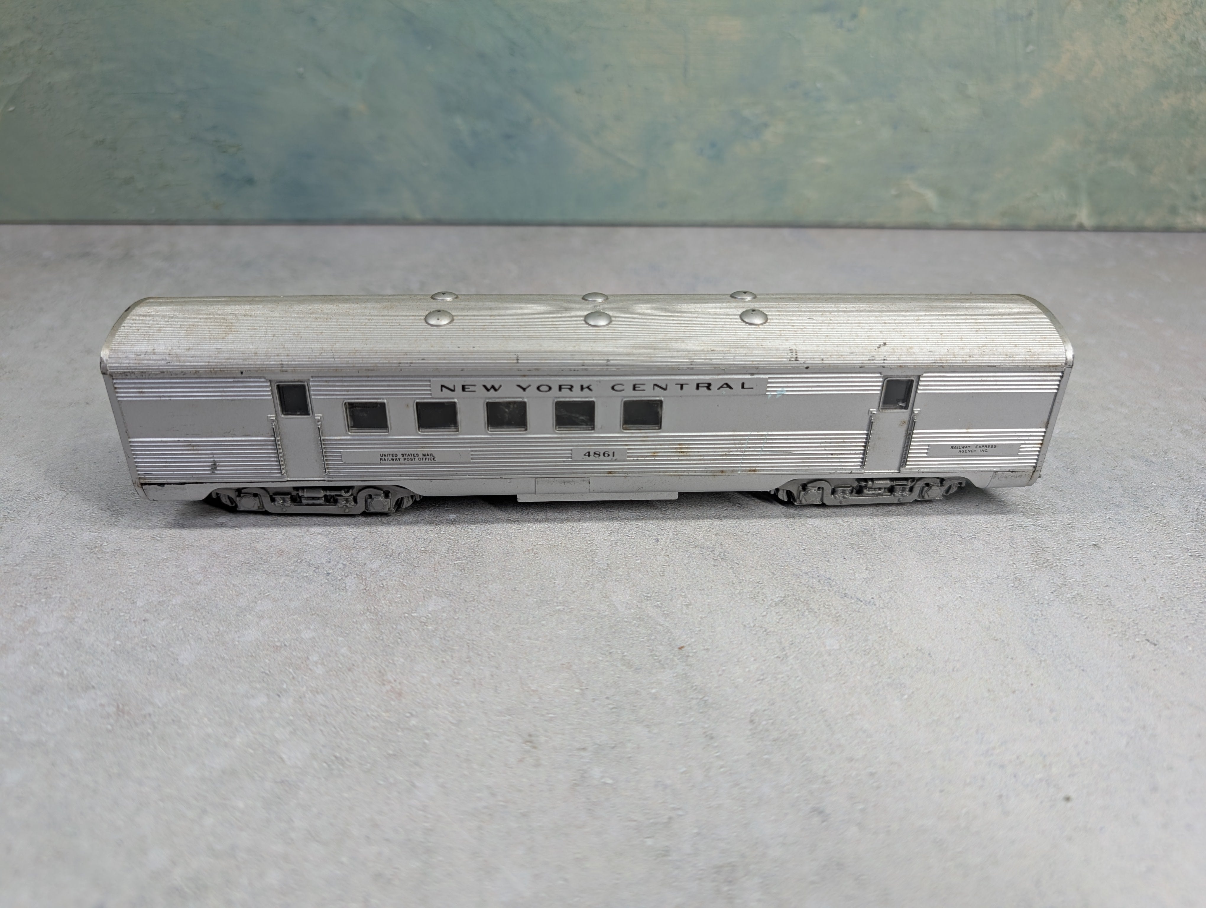 USED Athearn HO Scale RPO Passenger Car New York Central #4861