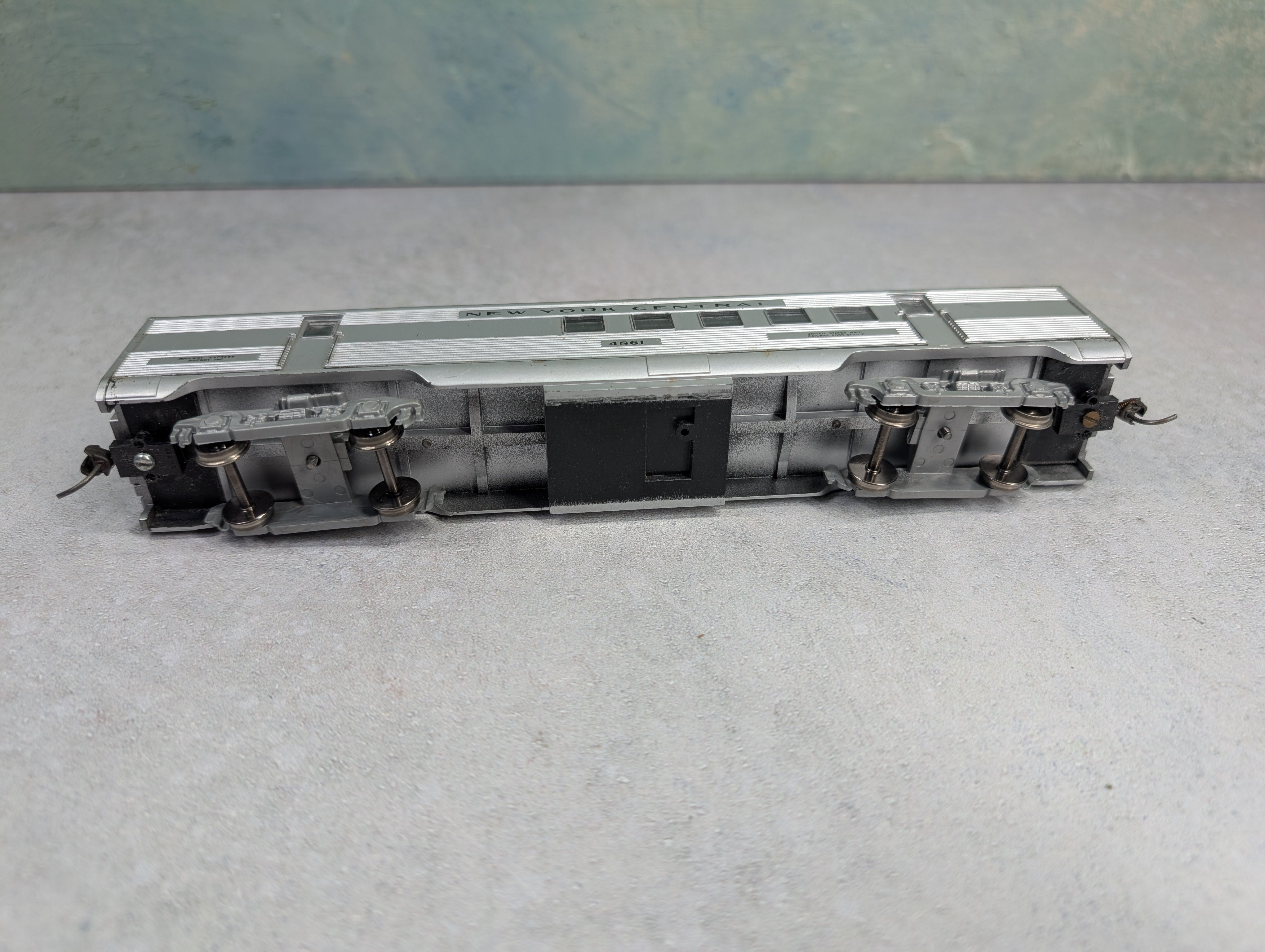 USED Athearn HO Scale RPO Passenger Car New York Central #4861